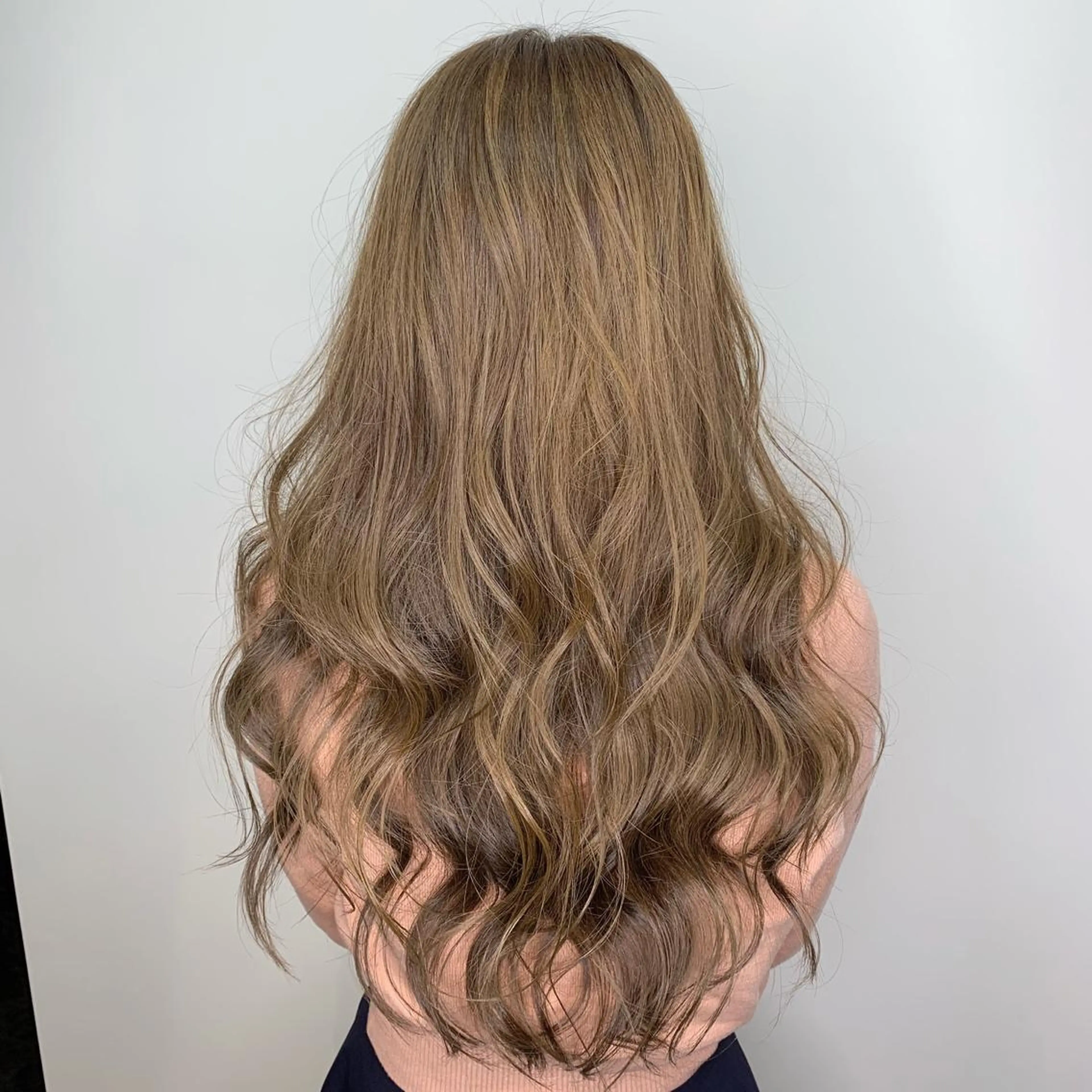 ロング 艶髪 森田/嵩士のヘアスタイル