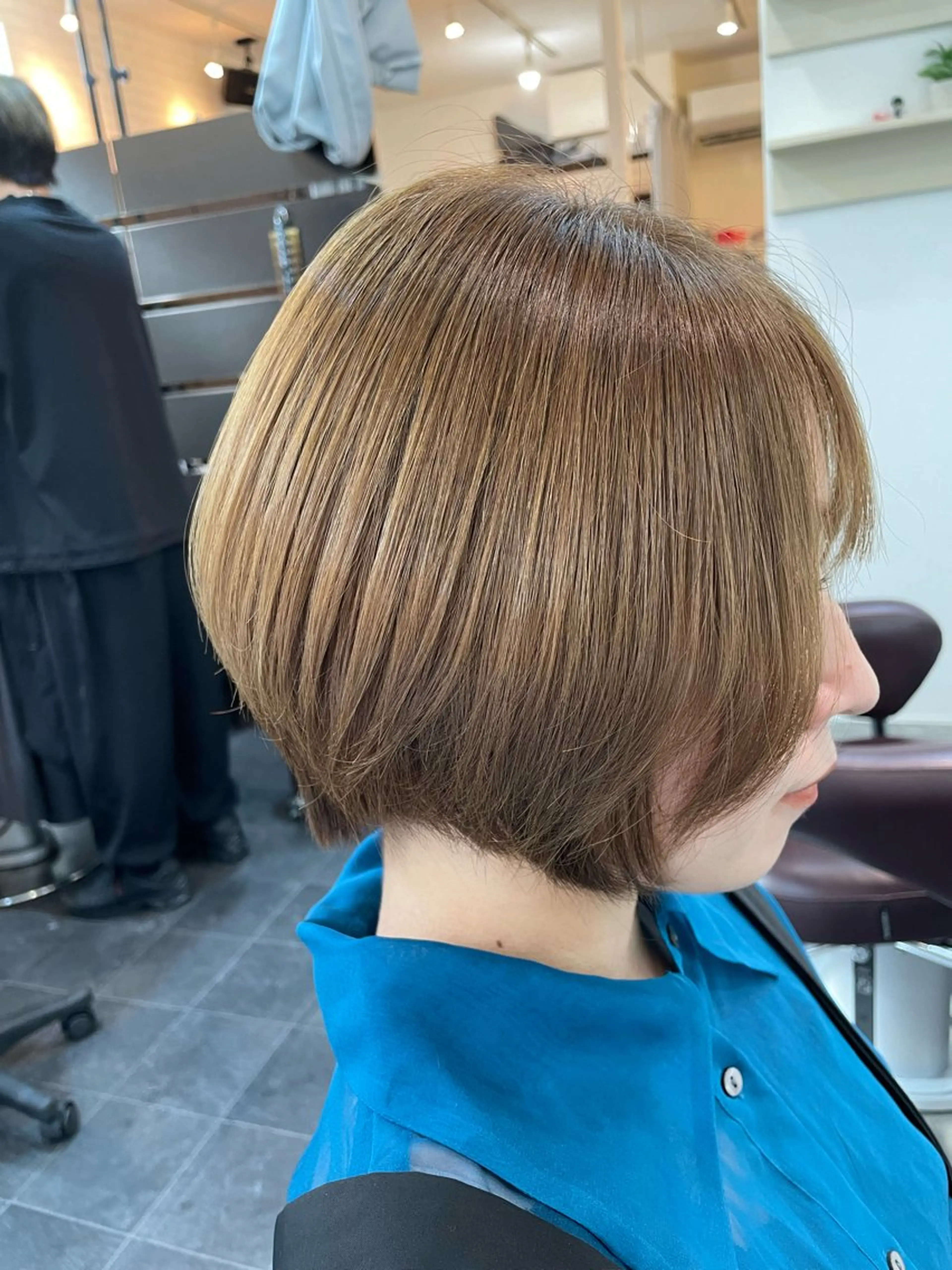 ショート カラー ベージュカラー ブリーチ ブリーチなしカラー 米本 匠のヘアスタイル