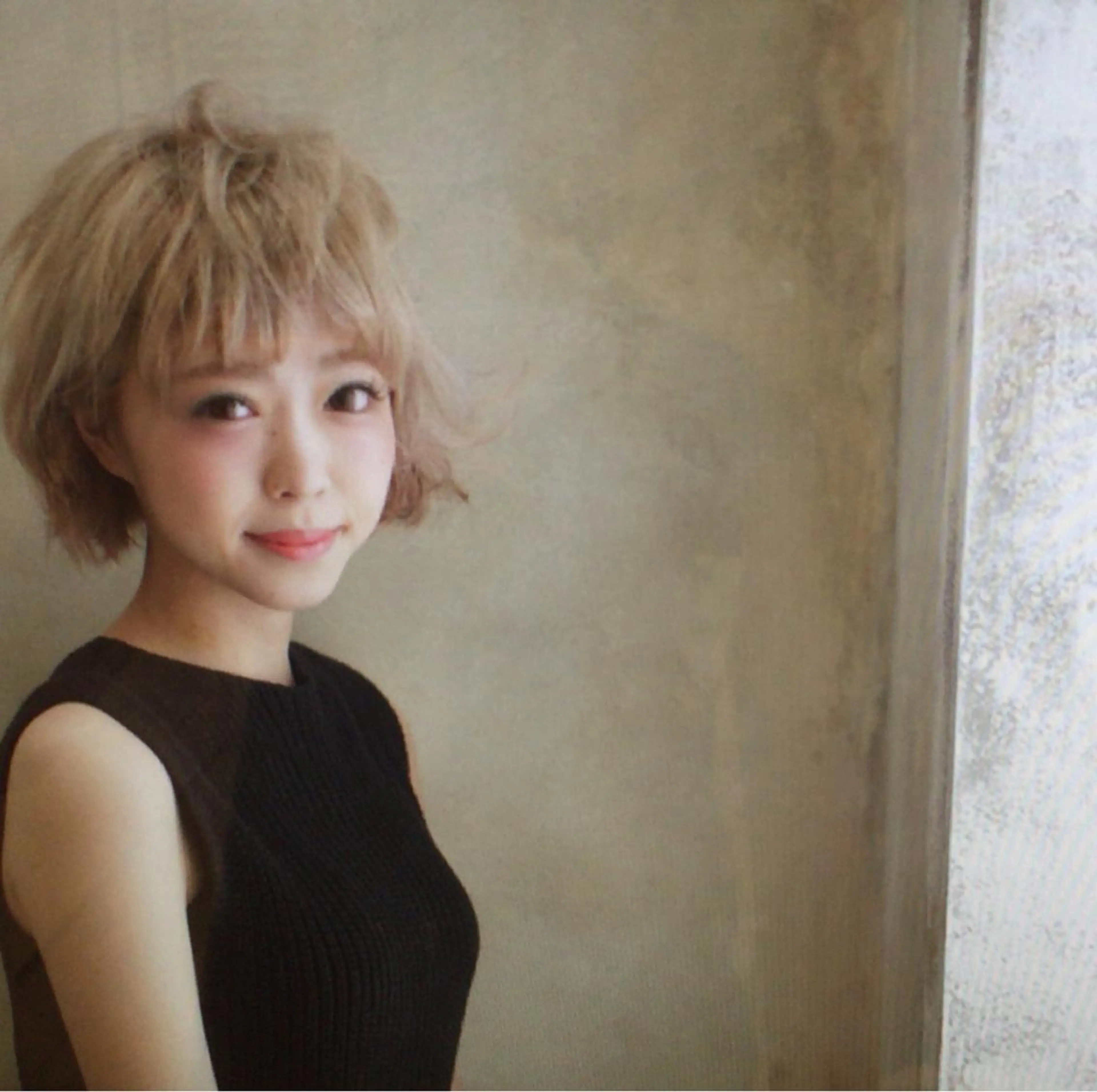 ショート カラー ハイトーン×髪質改善 KENTAのヘアスタイル