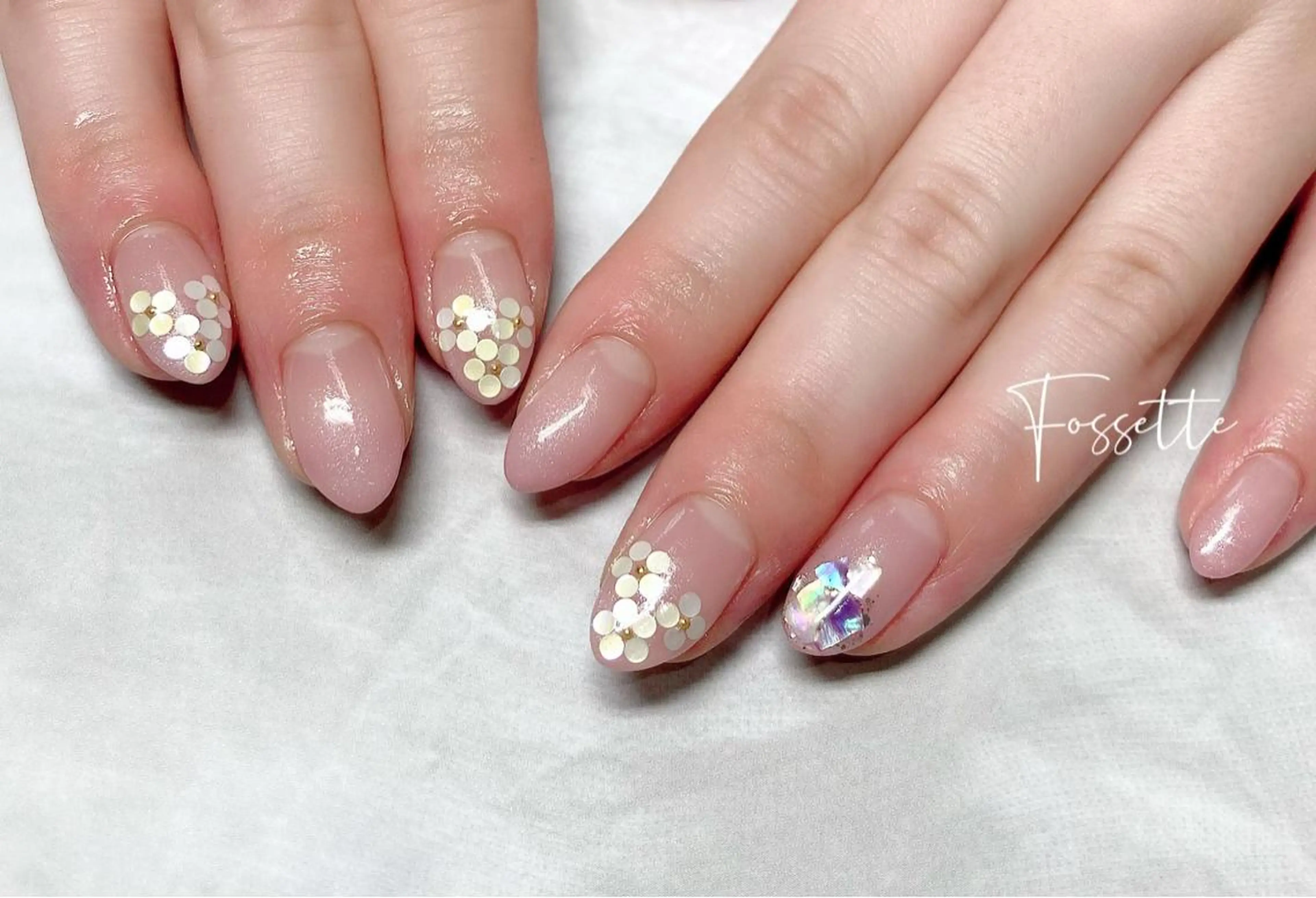 ネイル フラワーネイル グラデーション ホログラムネイル ラメ(グリッター) ラメグラデーション nailsalon Fossetteのネイルデザイン