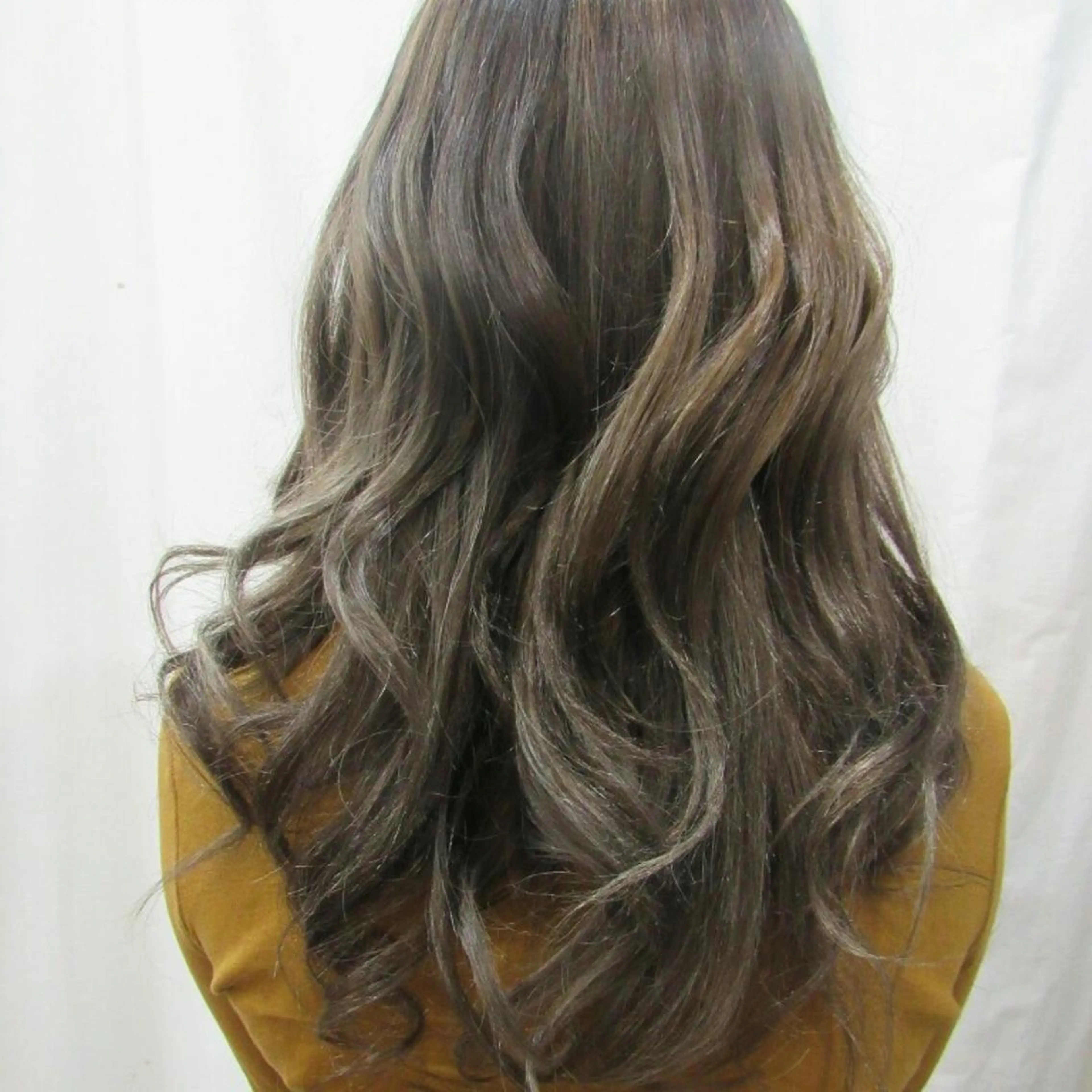 セミロング カラー グレージュ ハイライトカラー ハイライト レイヤー/エクステ alpha下妻のヘアスタイル