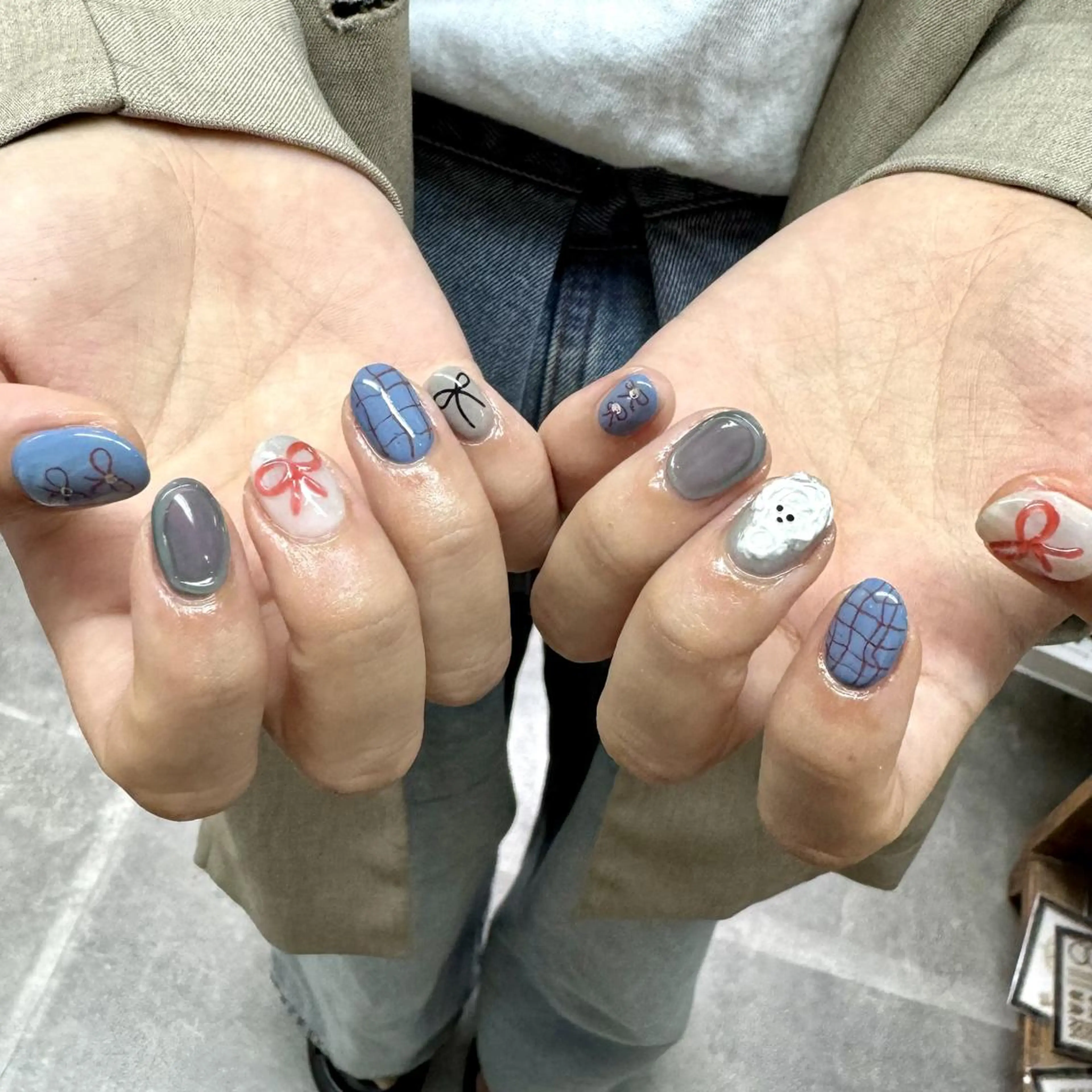 ネイル ジェルネイル 韓国ネイル ニュアンスネイル リボン ワンホンネイル nailstudio eviz新宿店のネイルデザイン