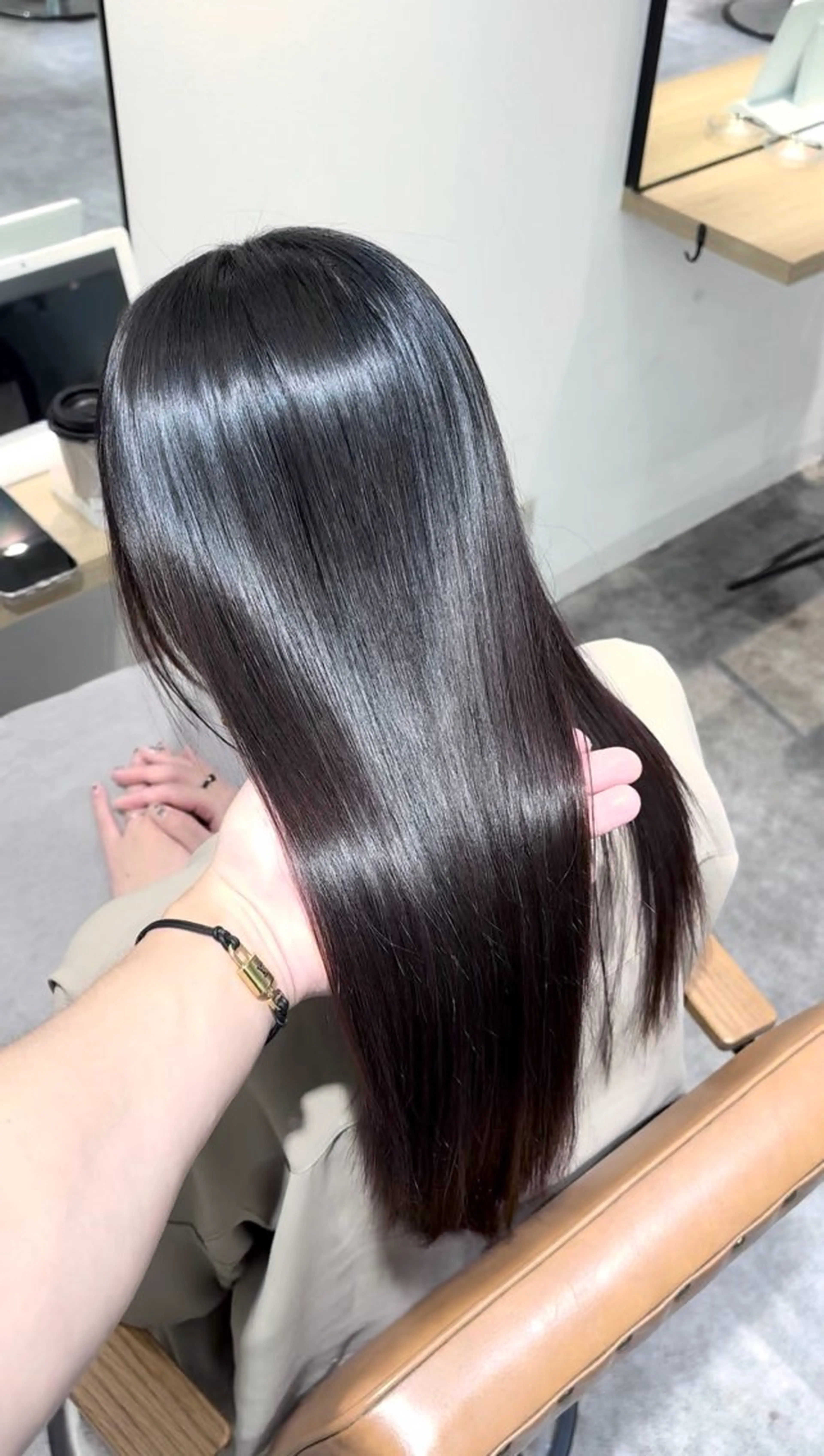 ミディアム カラー 髪質改善 レイヤーカット 縮毛矯正 髪質改善特化型美容師 🫧岡本璃来🫧のヘアスタイル