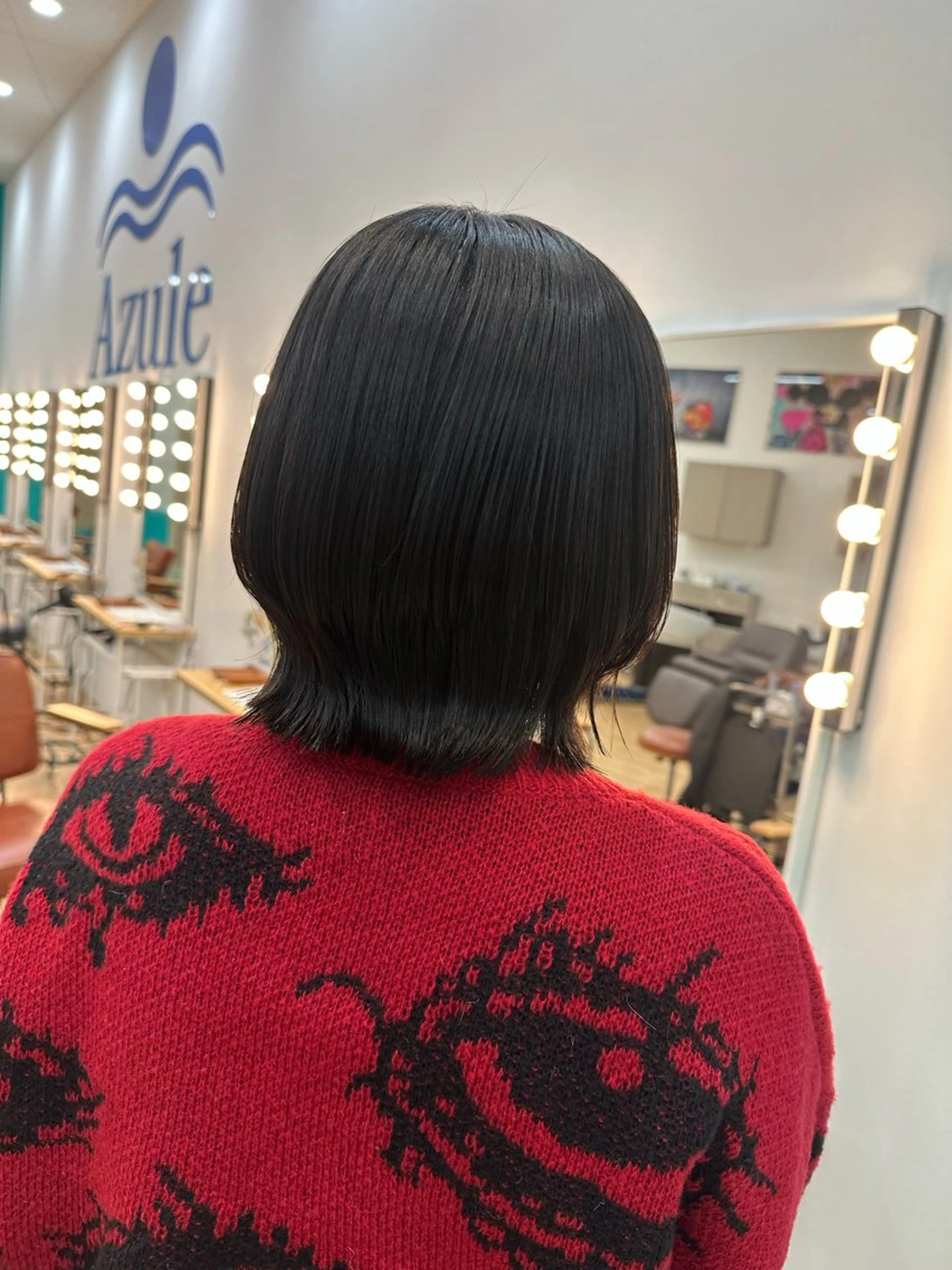 ミディアム ウルフカット Azule なつめのヘアスタイル