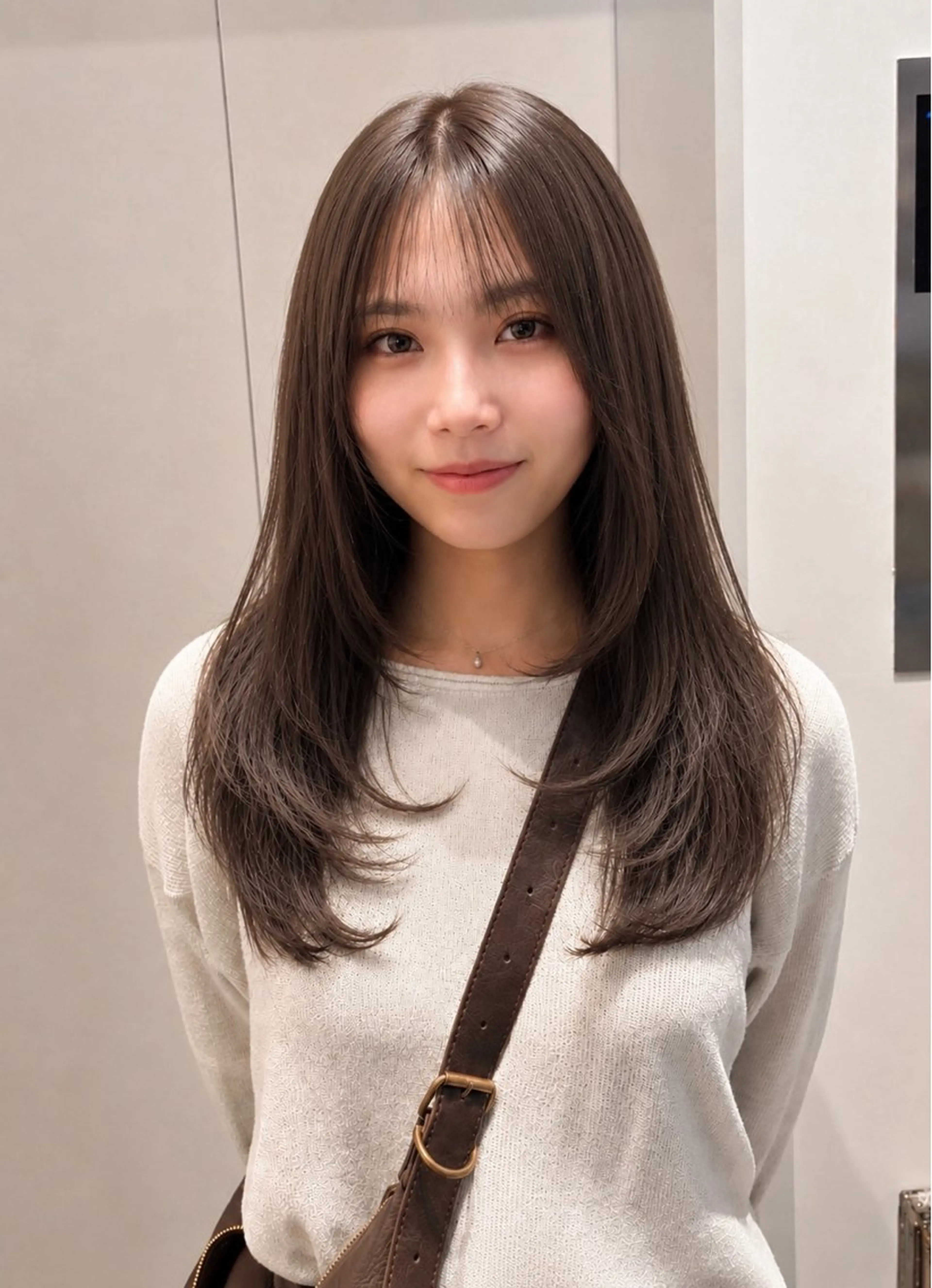 セミロング カラー カット ヘアカラー トリートメント 韓国レイヤー× 透明感カラー|ユウキのヘアスタイル