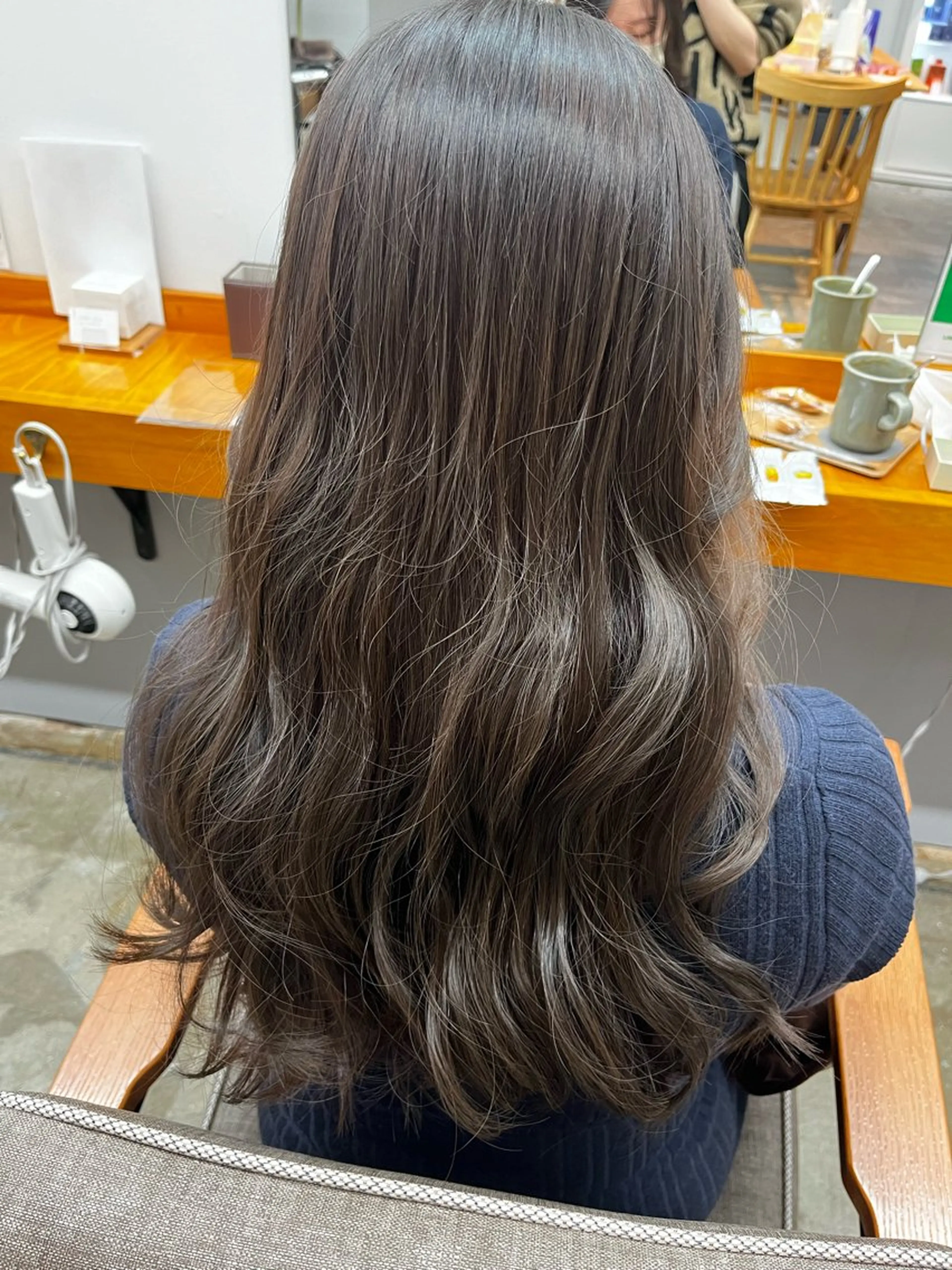 ロング SHIINA 香椎宮前店のヘアスタイル