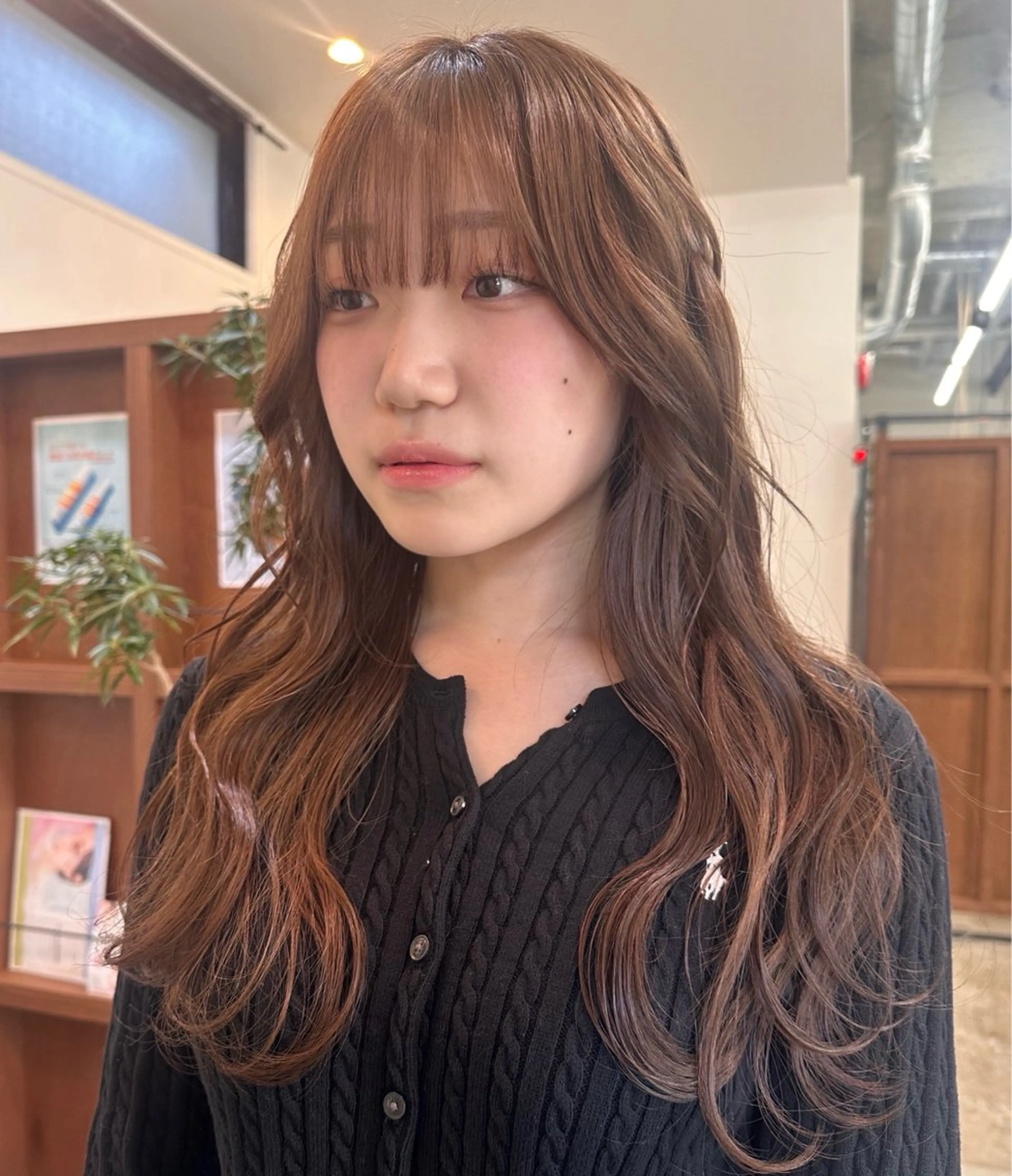 ロング カラー ブリーチ 透明感カラー トリートメント shin enom yuukaのヘアスタイル