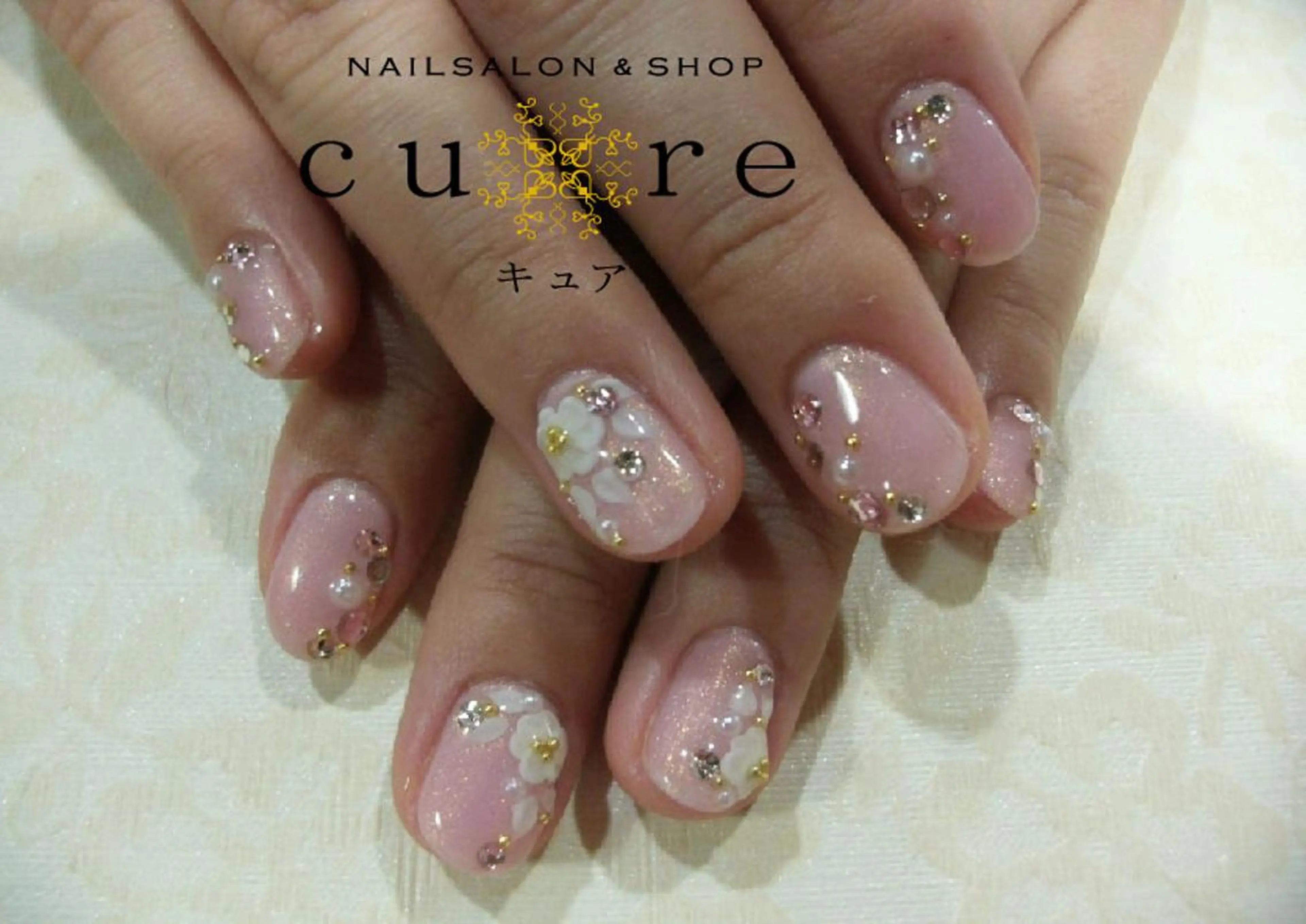 ミディアム ネイル 卒業式のヘアスタイル 卒業式 ピンク ネイルサロン Cureのネイルデザイン