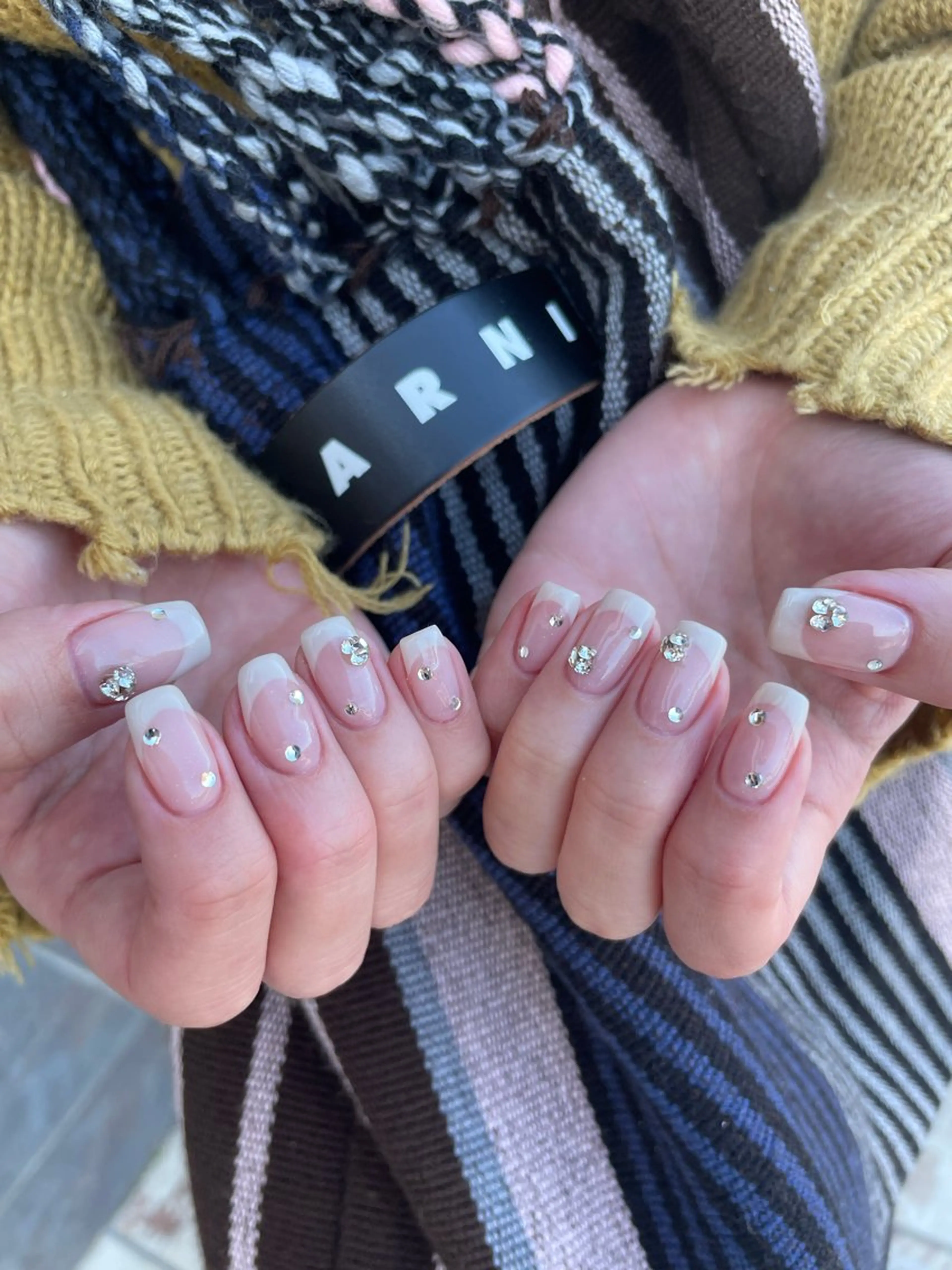 ネイル フレンチネイル 韓国ネイル ストーンネイル ワンホンネイル 金子 彩海のネイルデザイン