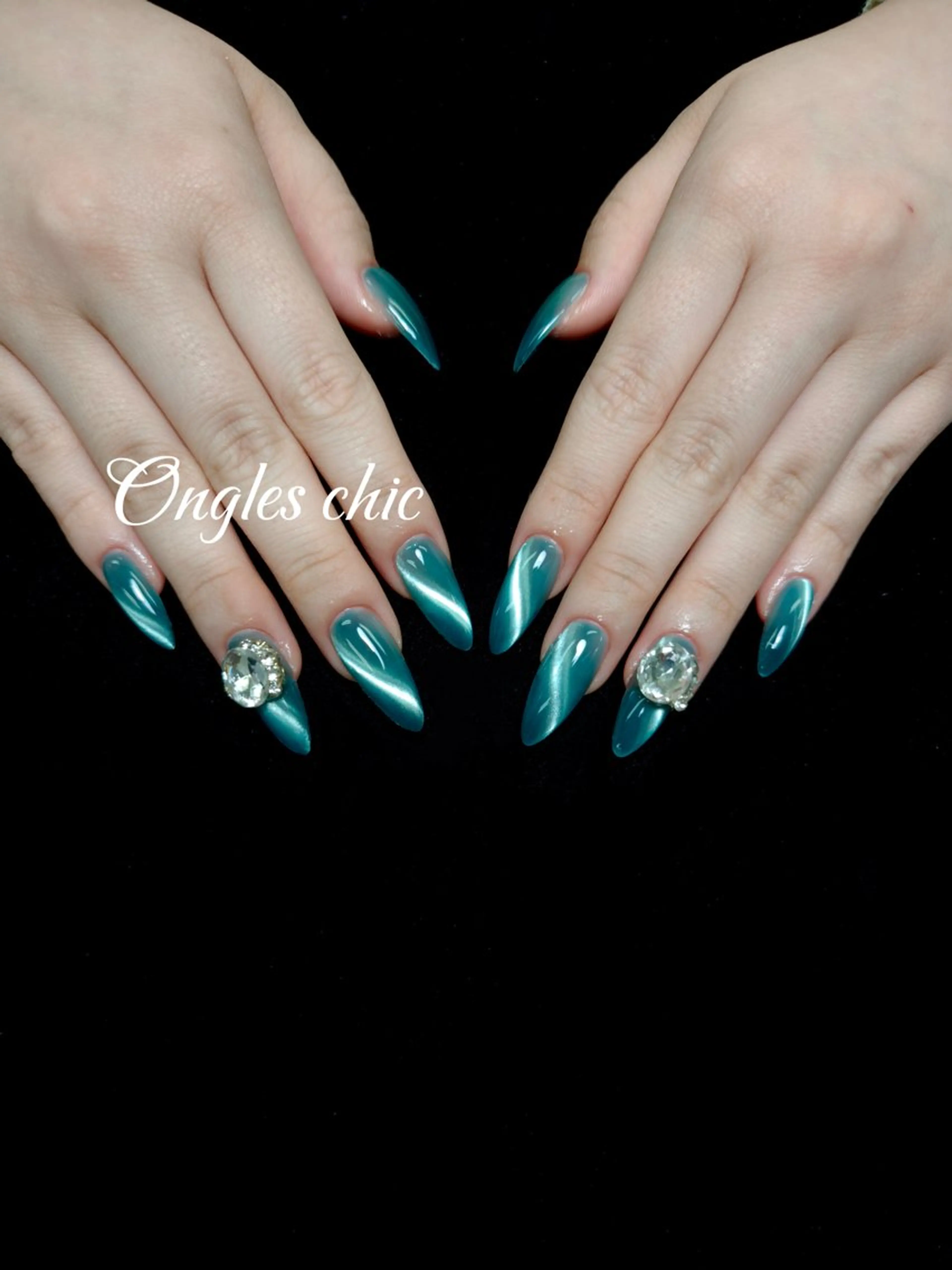 ネイル ハンドネイル ハンドケア ongles chicのネイルデザイン