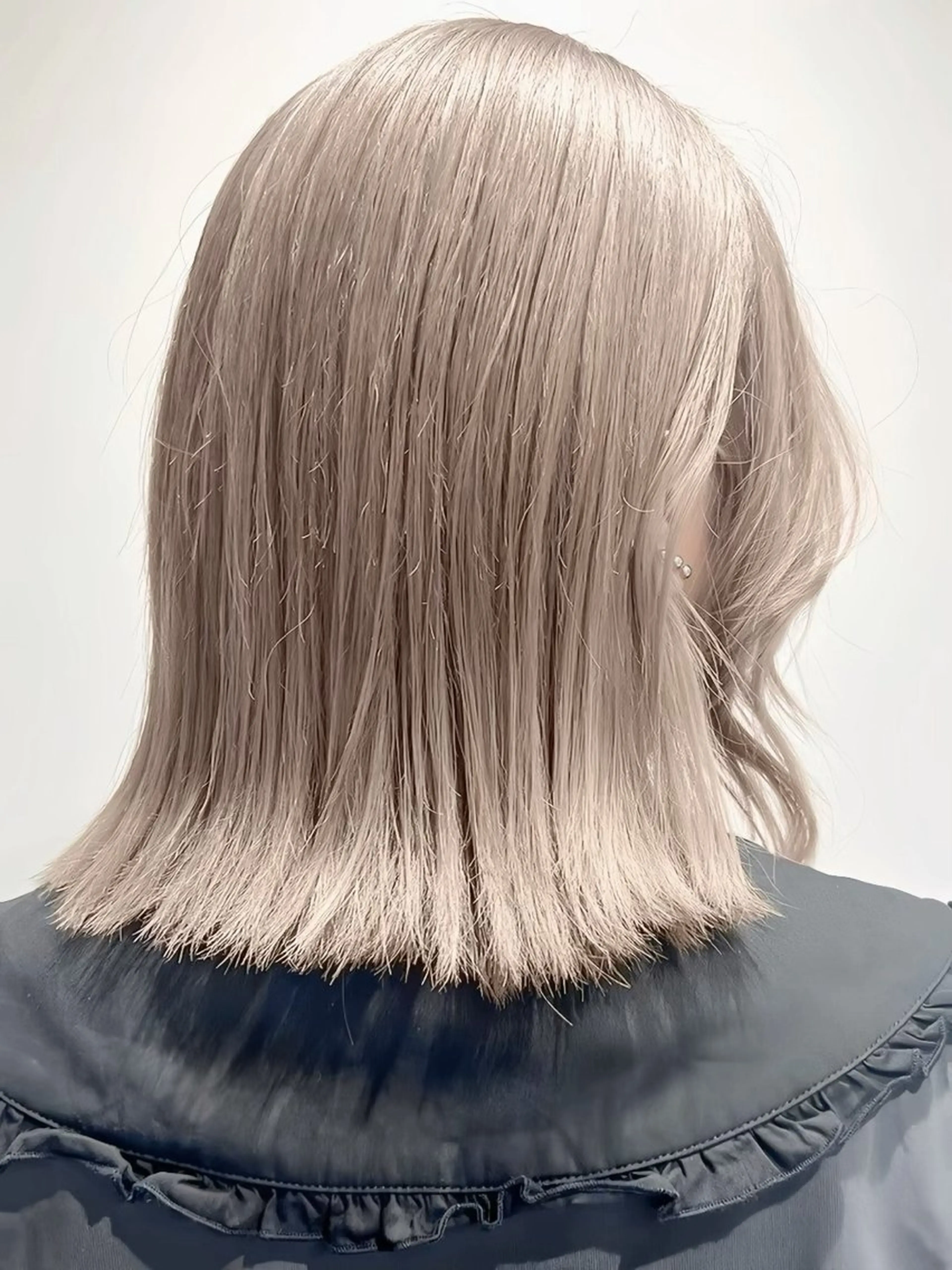 ミディアム ヘアカラー トリートメント ハイトーンイヤ リングカラー清水隆央のヘアスタイル