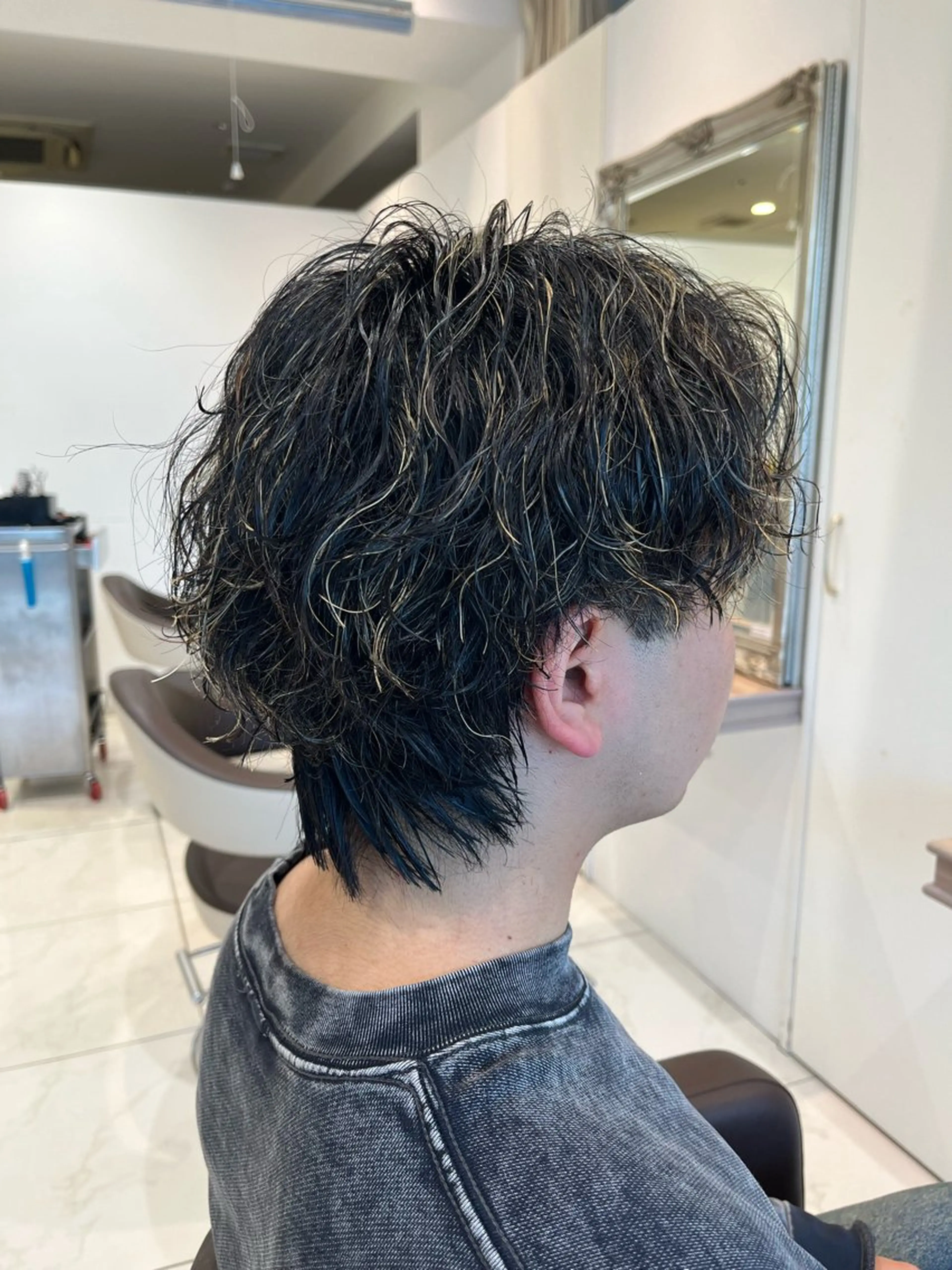 メンズ メンズブリーチ メンズハイライト メンズパーマ 絶対垢抜ける メンズパーマ臼井優人のヘアスタイル