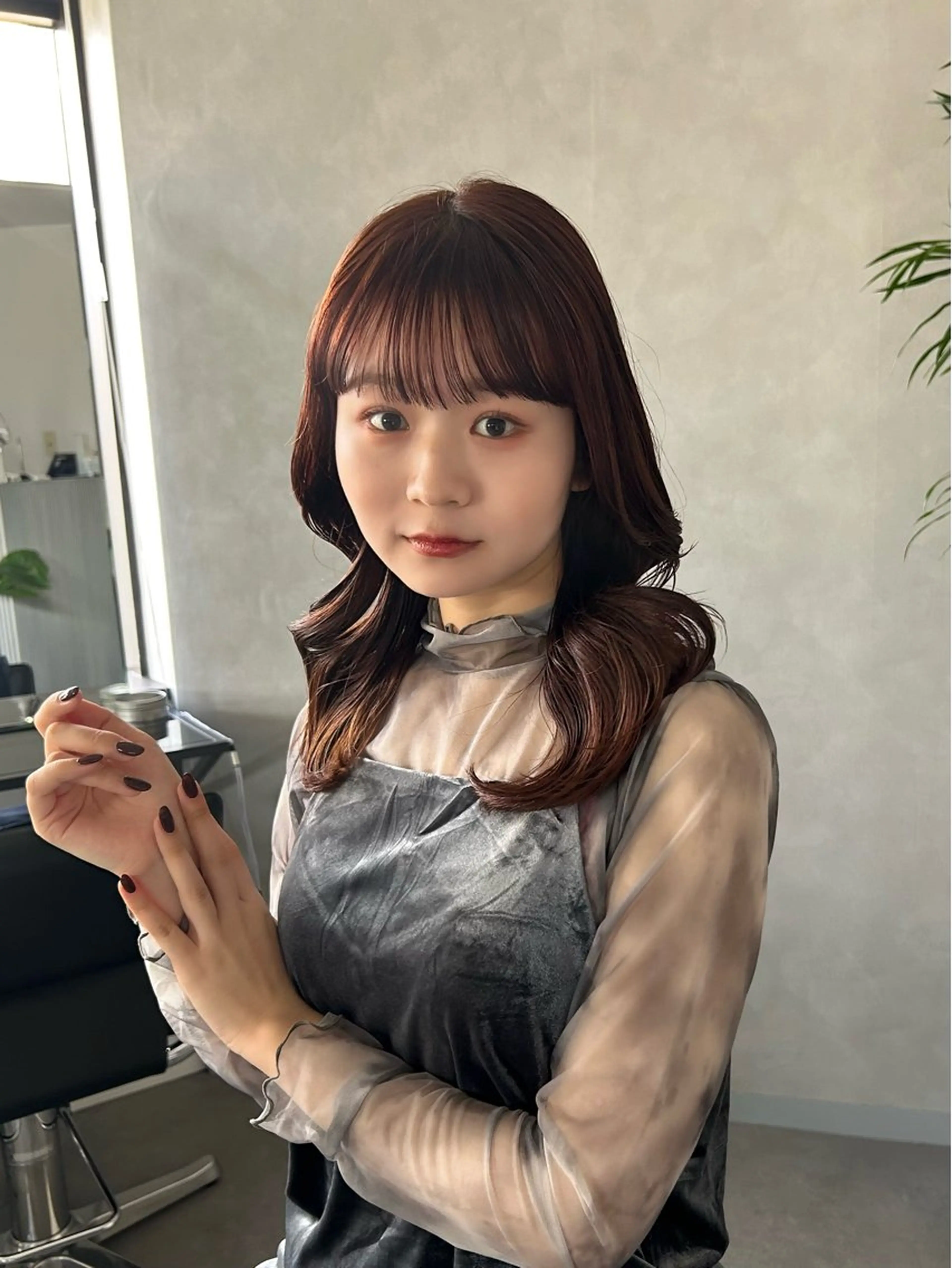 ミディアム カラー ブラウンカラー ピンクカラー ピンクブラウン レイヤーカット ❤️ショートカット ・顔周りカット❤️のヘアスタイル