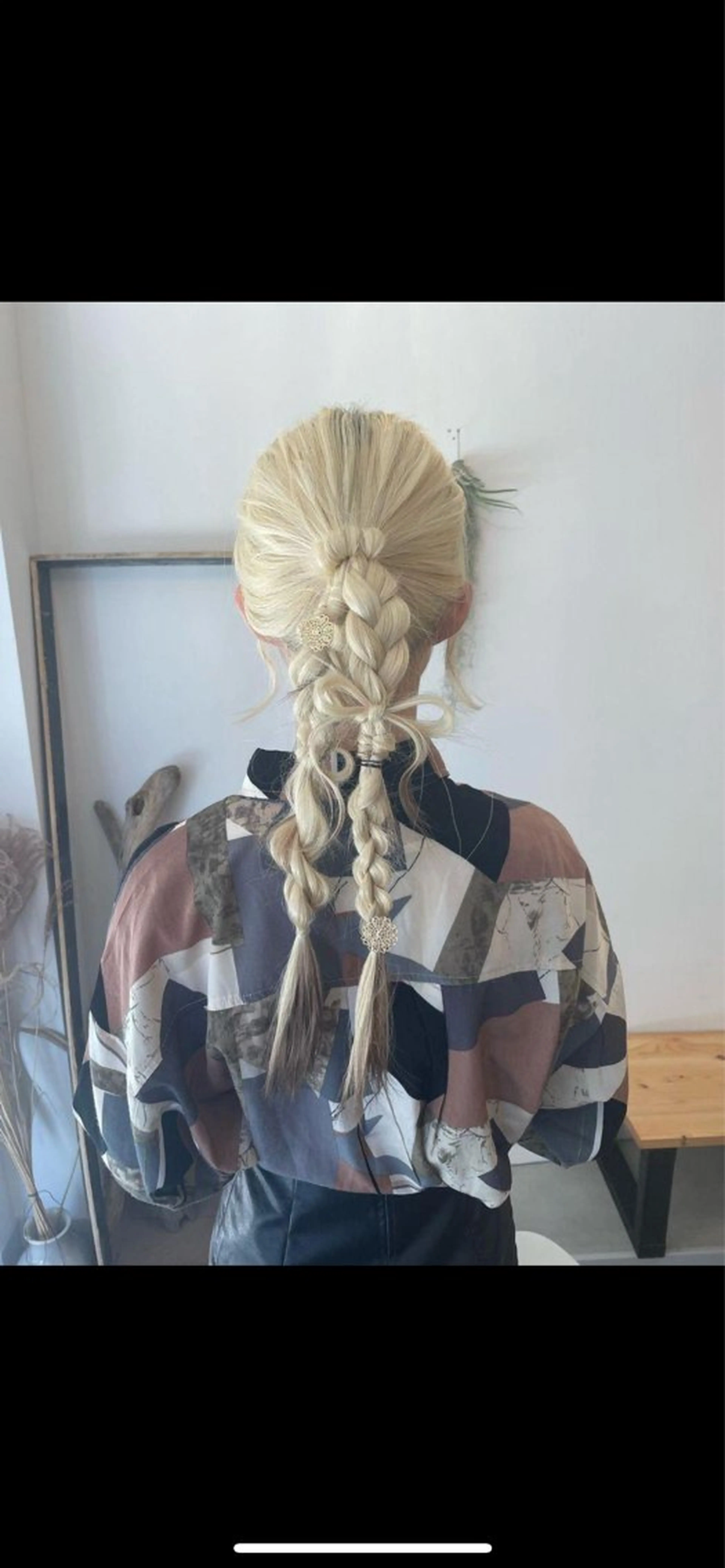 ロング ヘアアレンジ iris名駅 ハイトーンブリーチ【イリス】所属・閼伽井 誇和のヘアスタイル