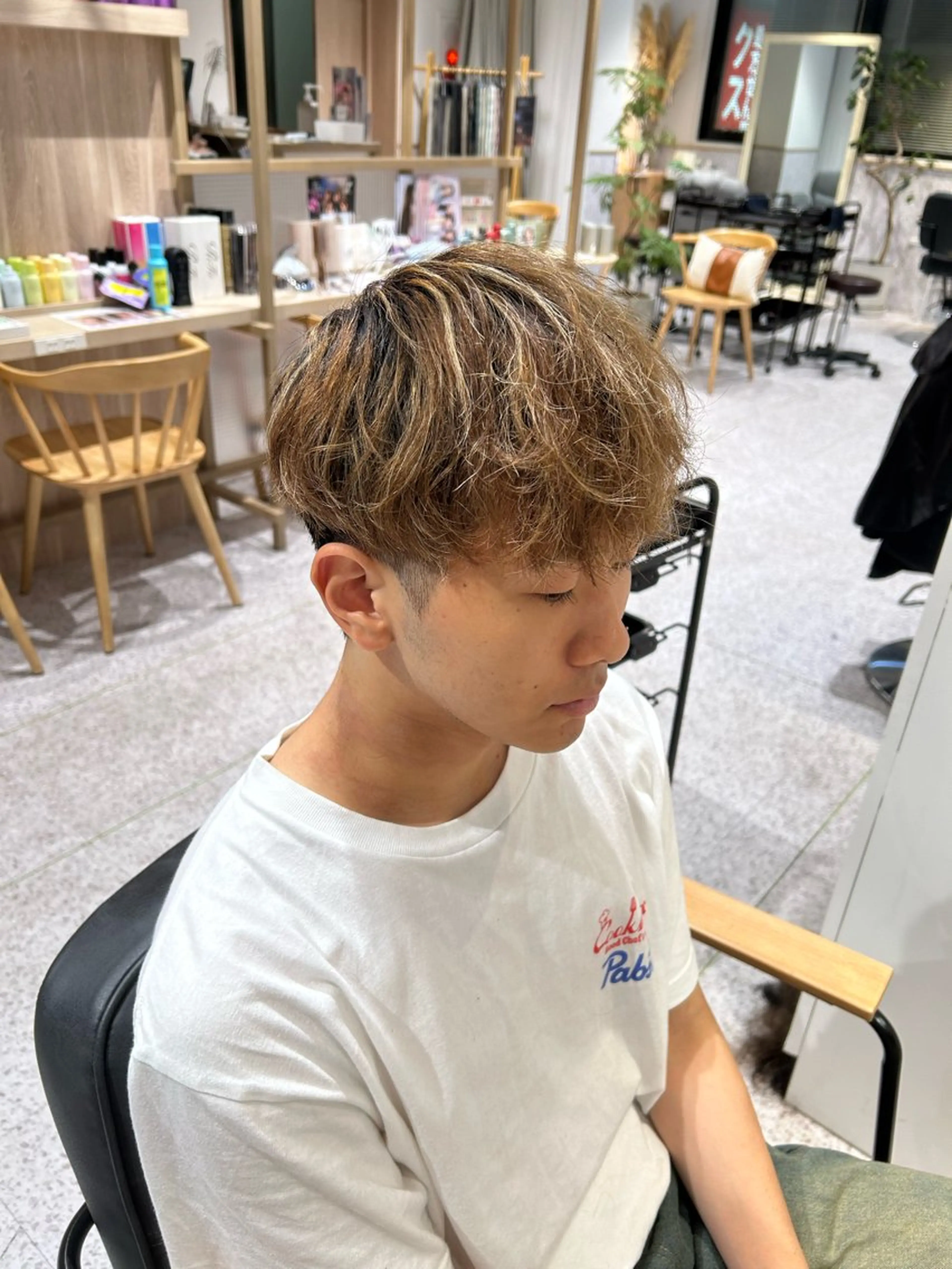 メンズ メンズハイトーン メンズインナーカラー メンズ韓国風 カット ♡ハイトーン★ ネイル/しの♡のヘアスタイル