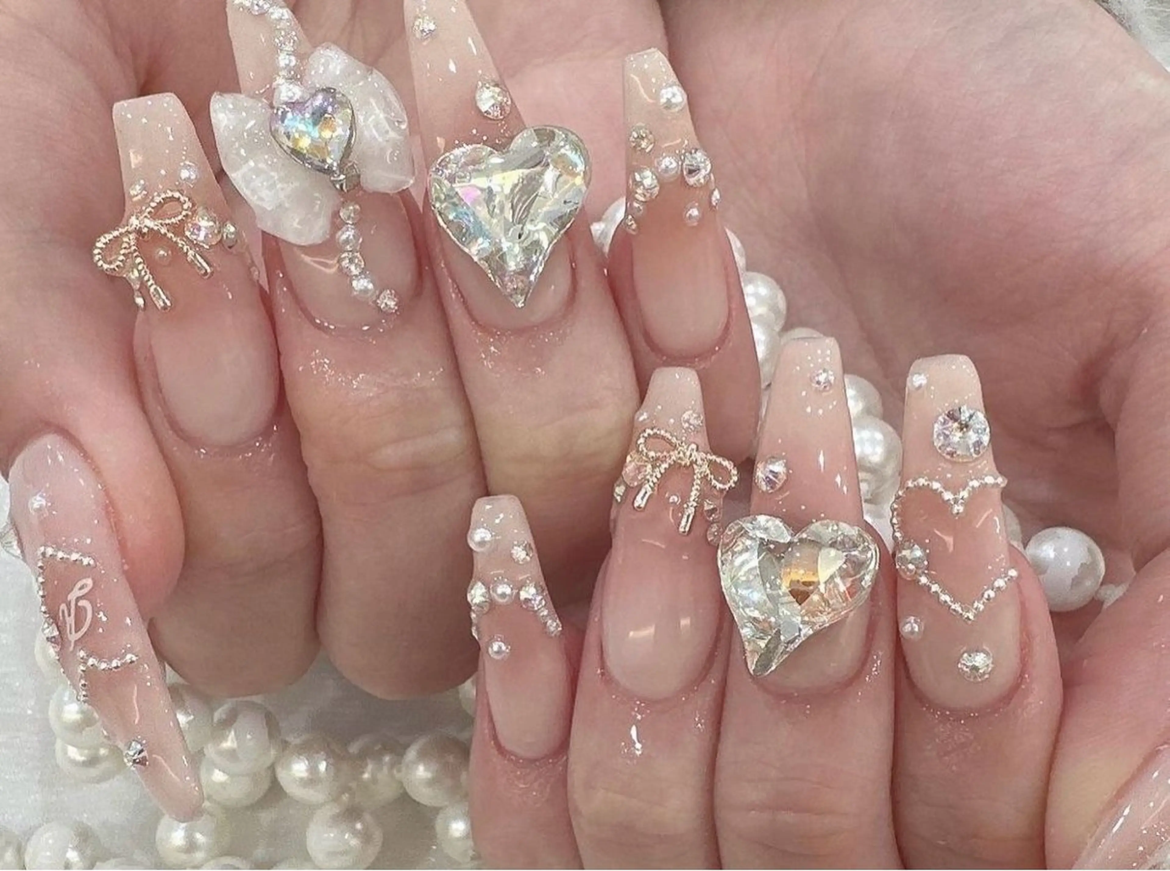 ネイル マグネットネイル ピンク ネイルチップ 冬ネイル クリスマス ハンドネイル Lee Nailsのネイルデザイン