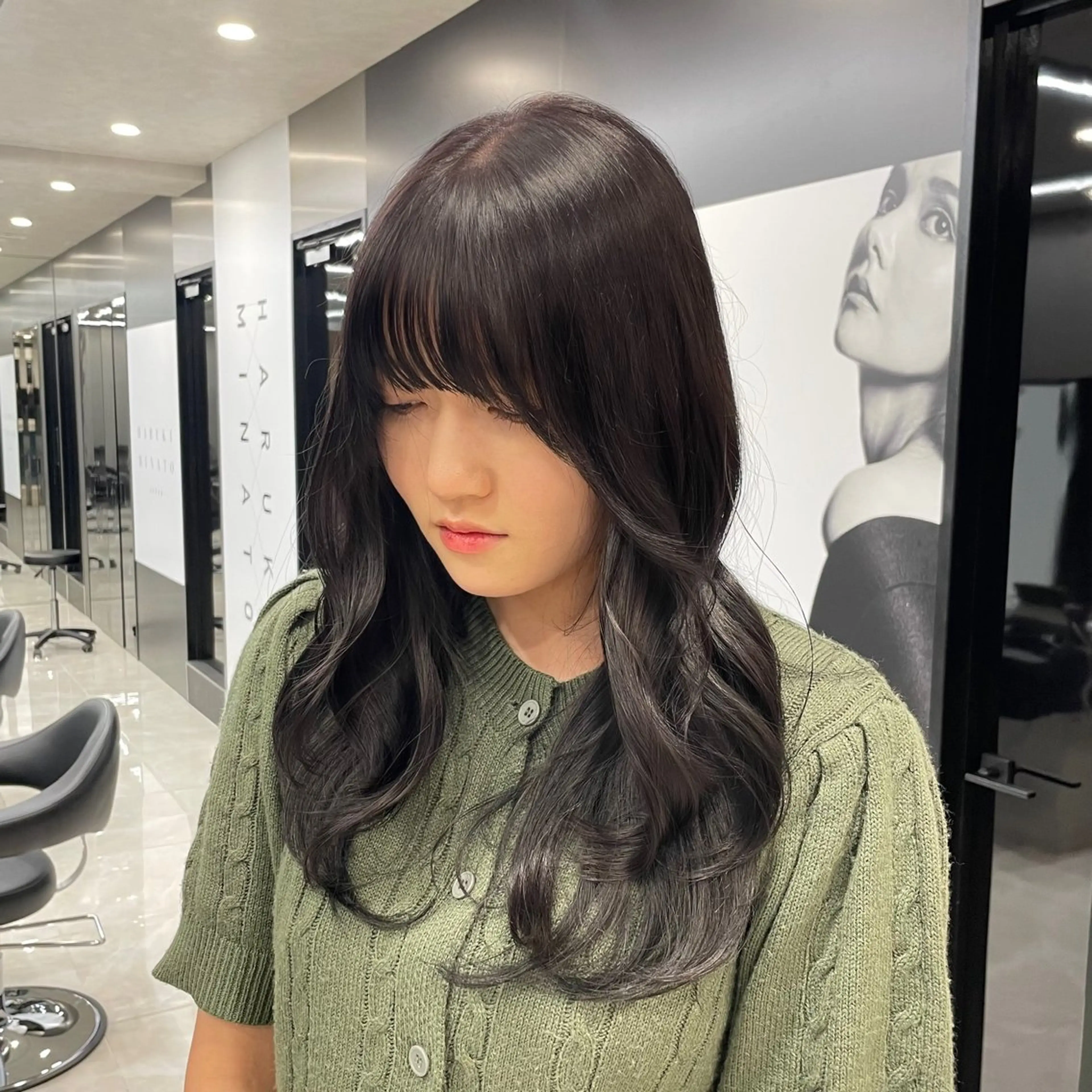 ロング カラー 透明感カラー グレージュ オリーブグレージュ オリーブグレー 新宿/顔周りカット/ レイヤー/がっきーのヘアスタイル
