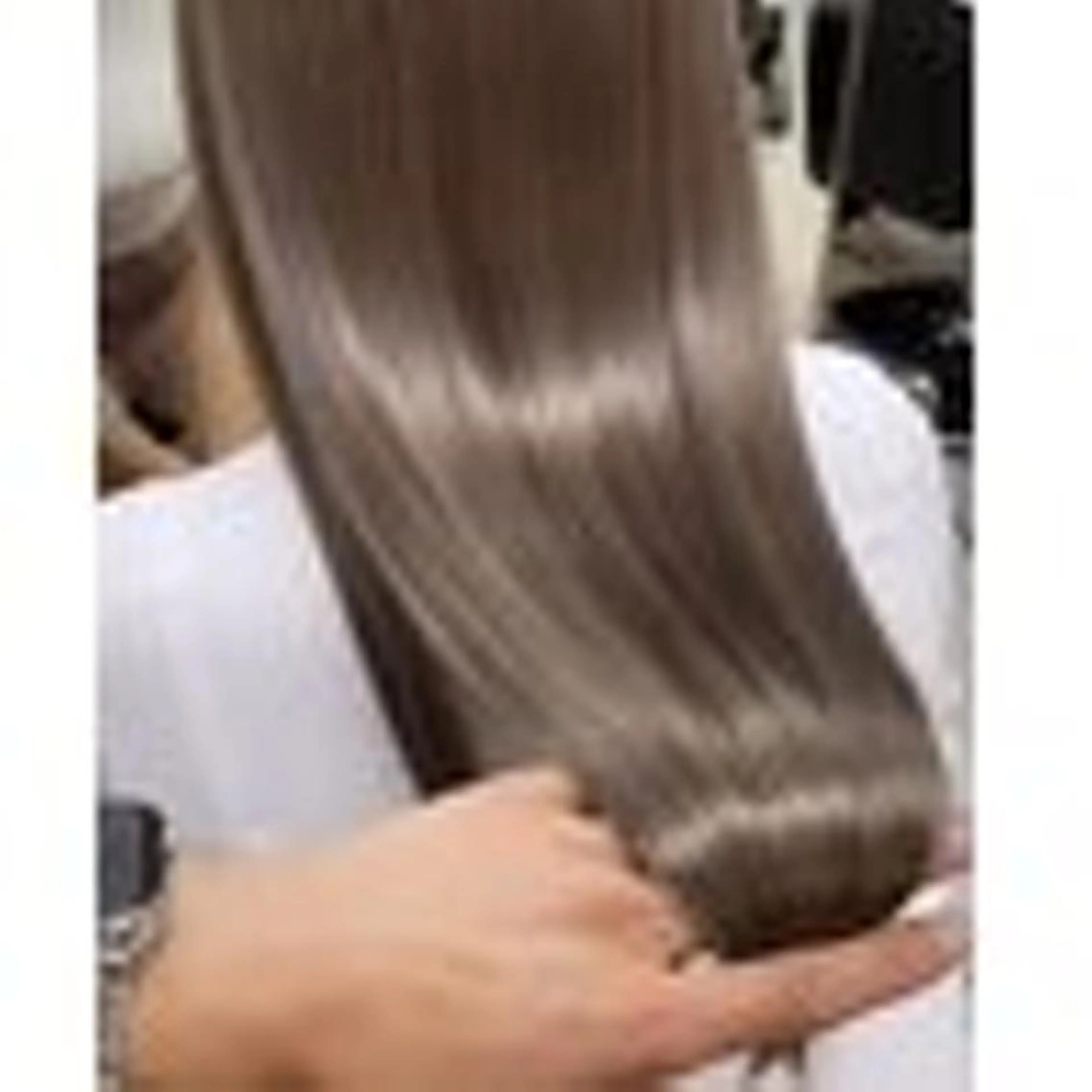 カラーソムリエ認定 茶屋町Eir岩本のヘアスタイル