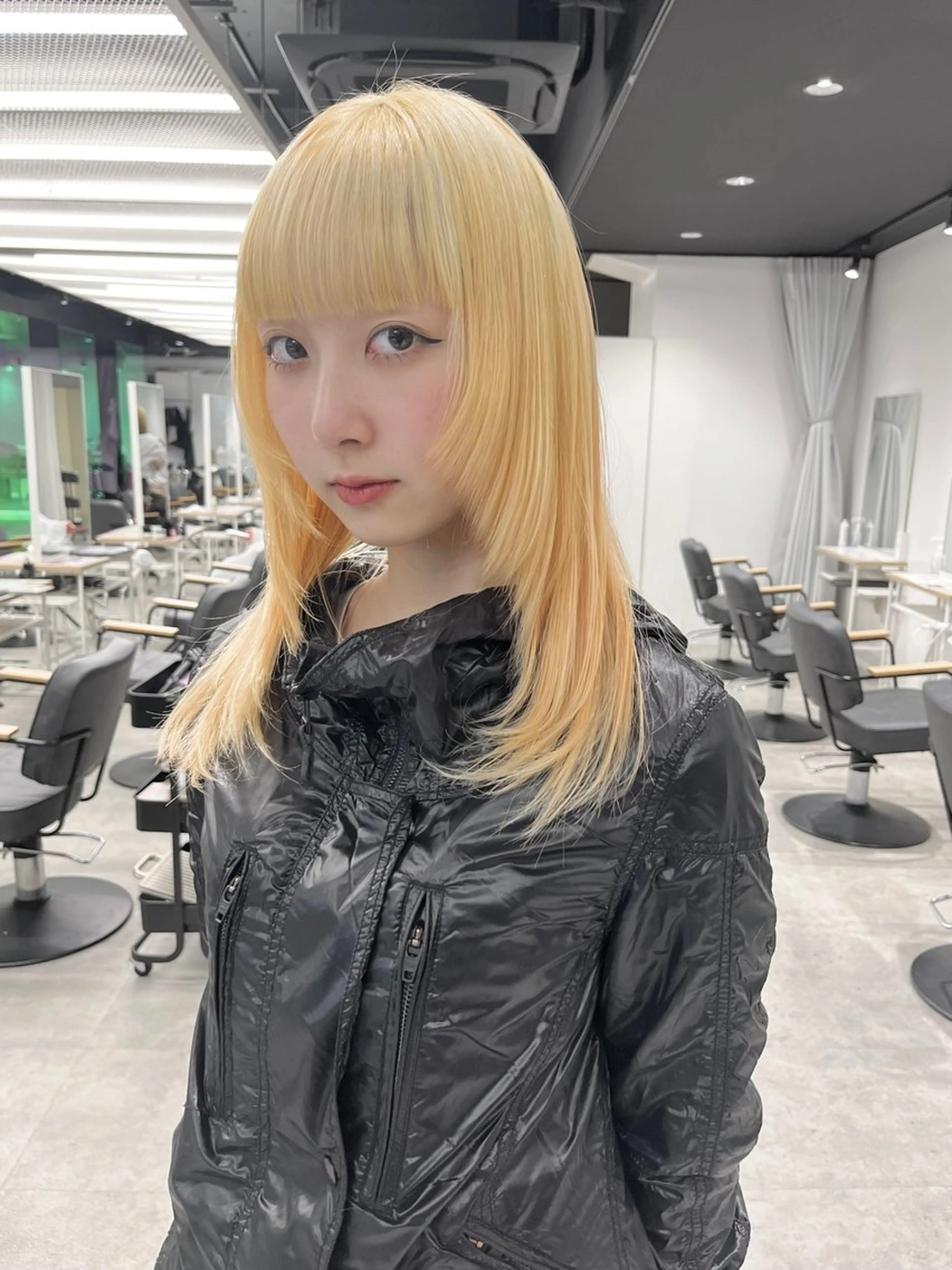 セミロング カラー ブリーチ 抜きっぱなしブロンド ブロンド ケアブリーチ ダブルカラー ヘアカラー mai🤍縮毛酸性ス トレート/アイリストのヘアスタイル