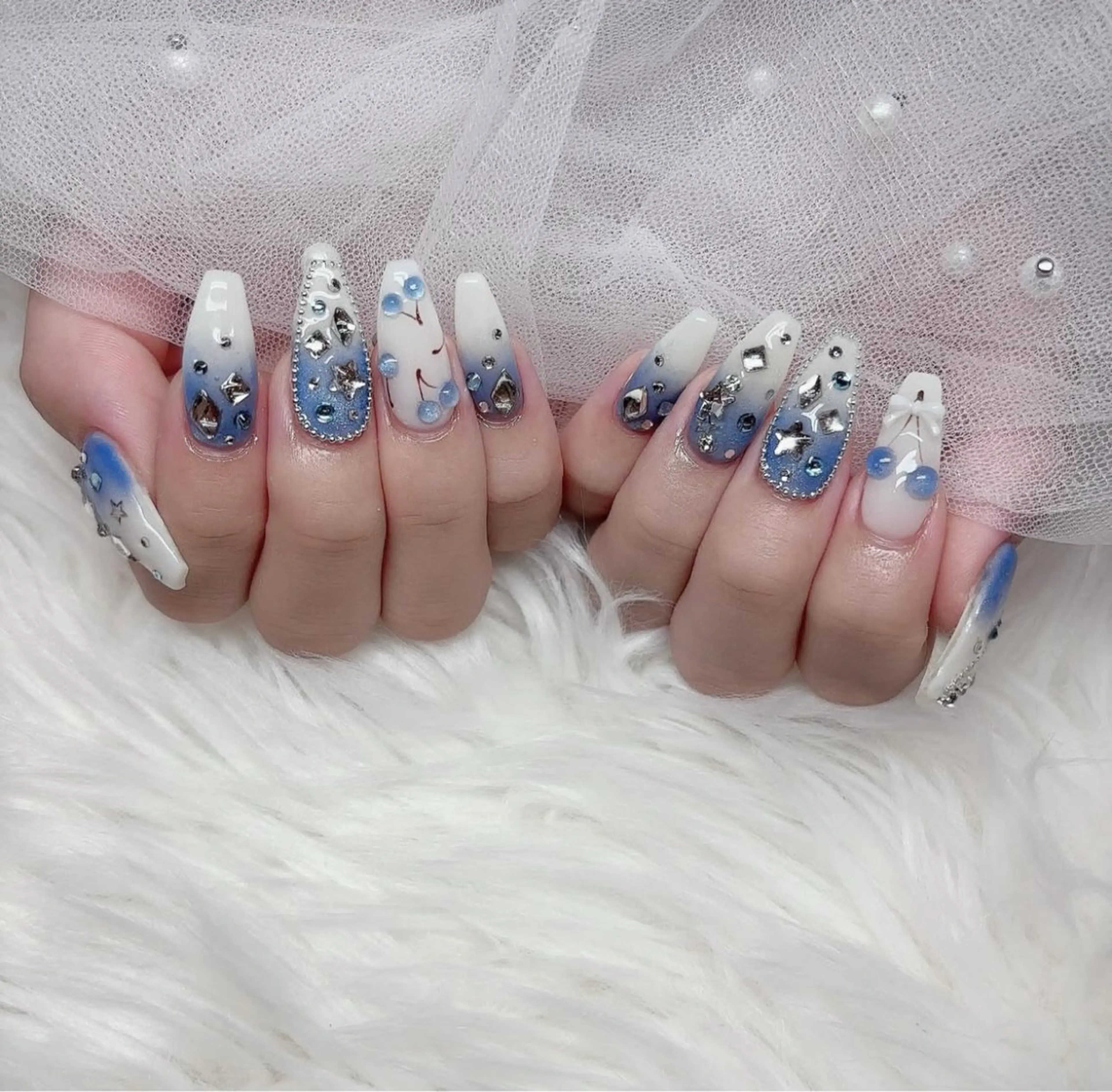 ネイル アートネイル オーロラネイル フレンチネイル ジェルネイル グラデーション ハンドネイル Ryunail所属・Ryu Nail NekoChanのネイルデザイン