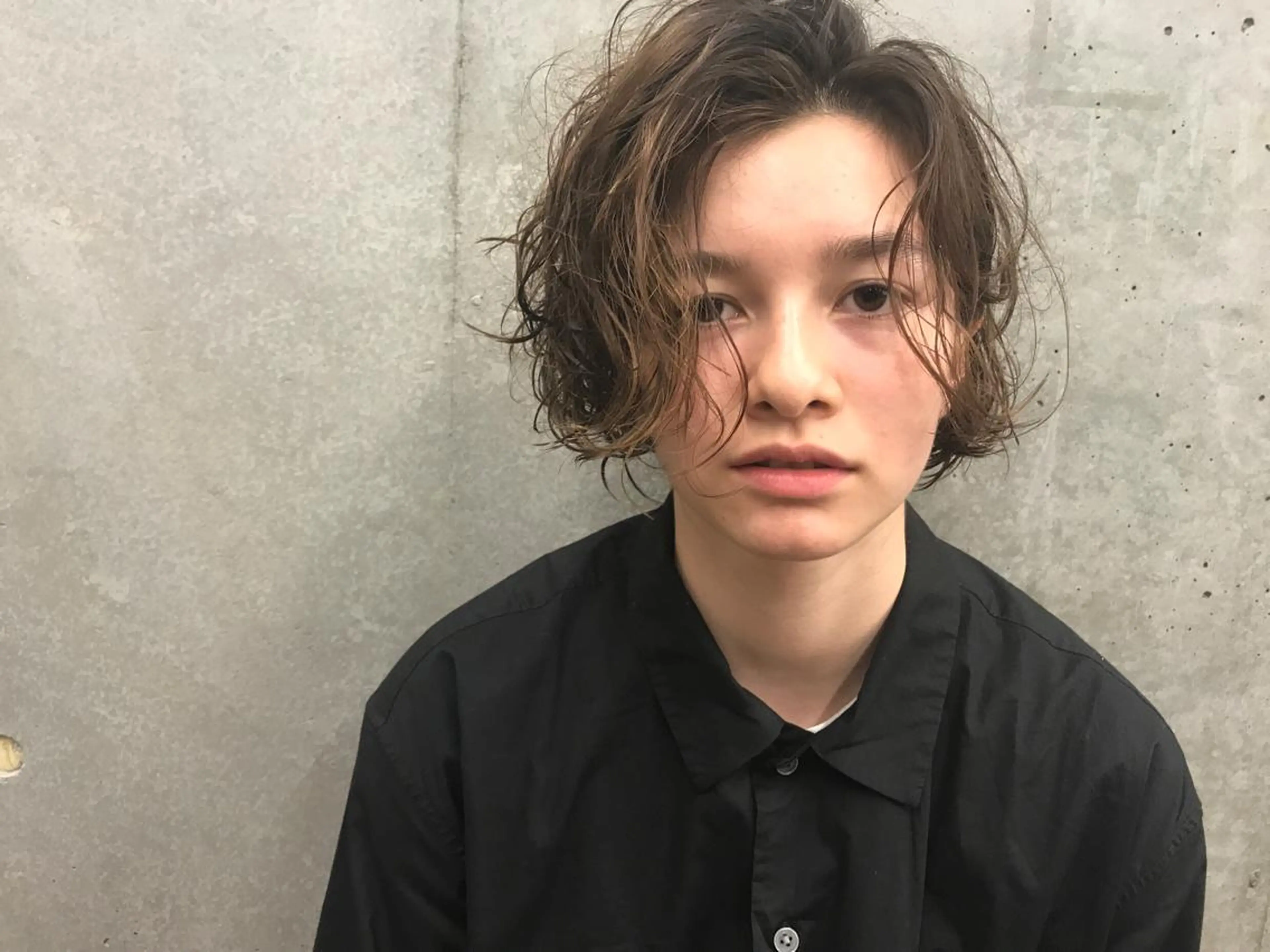 ミディアム くせ毛 大久保 ユウアのヘアスタイル