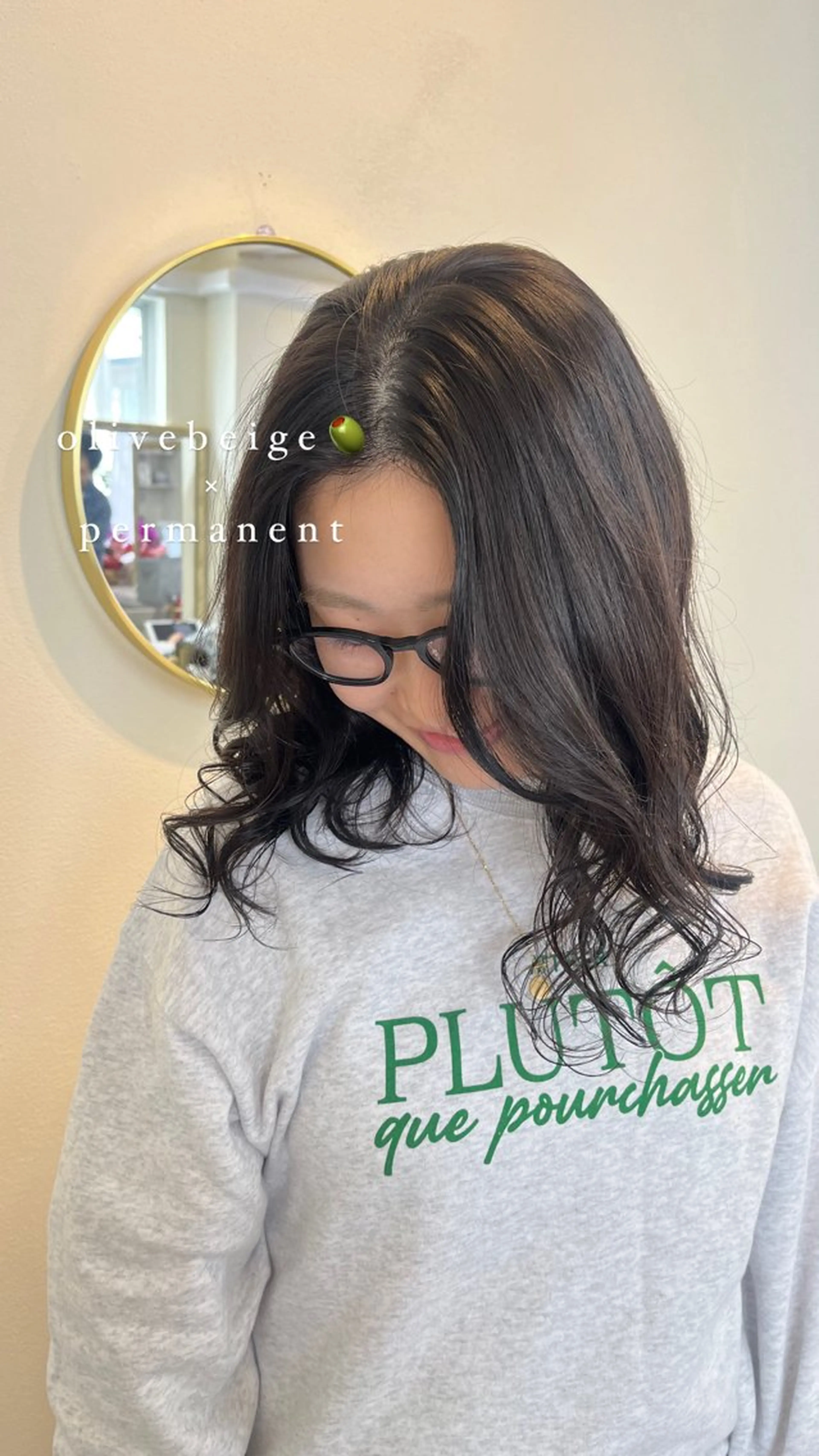 ミディアム カット ヘアカラー 佐藤 瑚碧のヘアスタイル