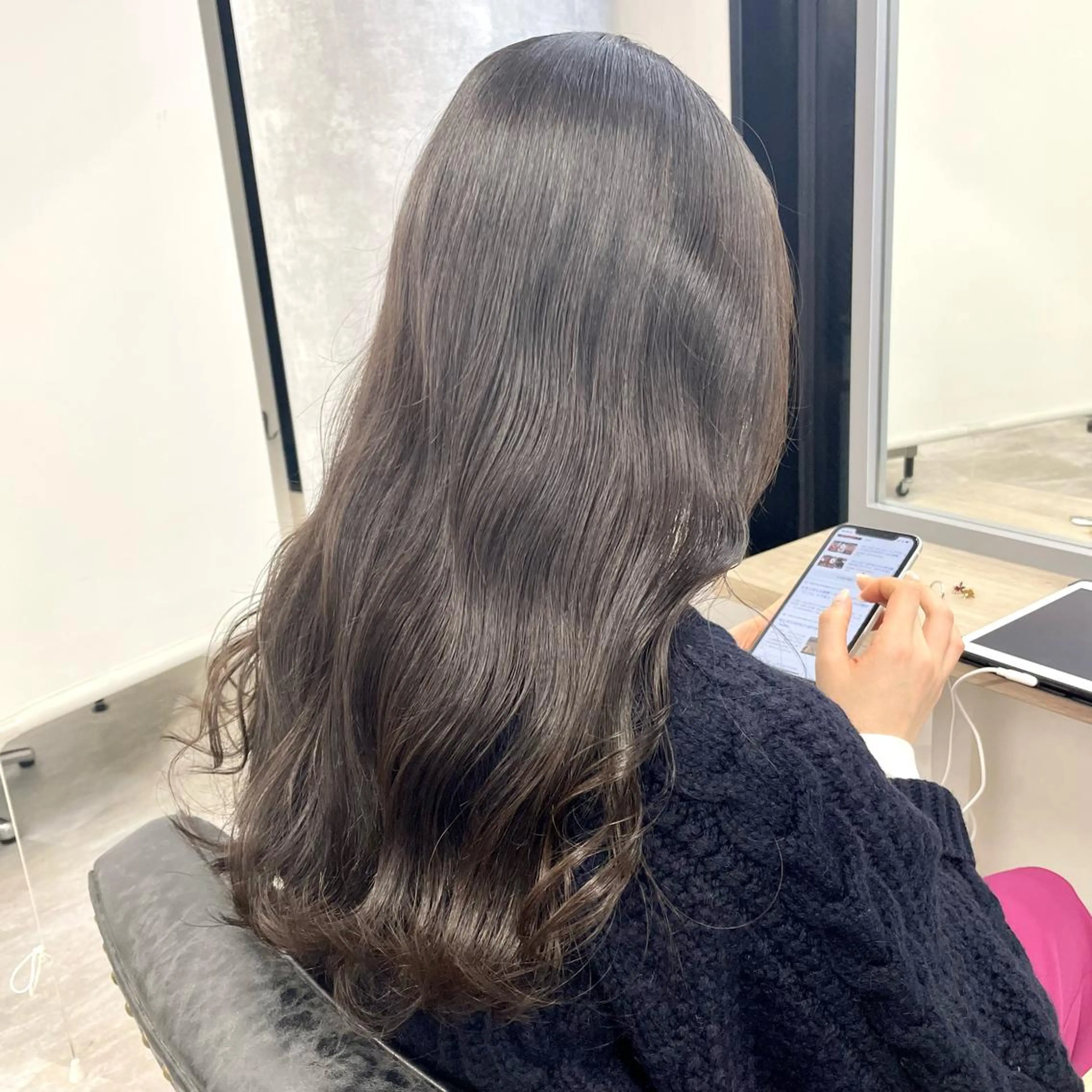 セミロング カラー 肌に馴染む暗髪 梅田・増田のヘアスタイル