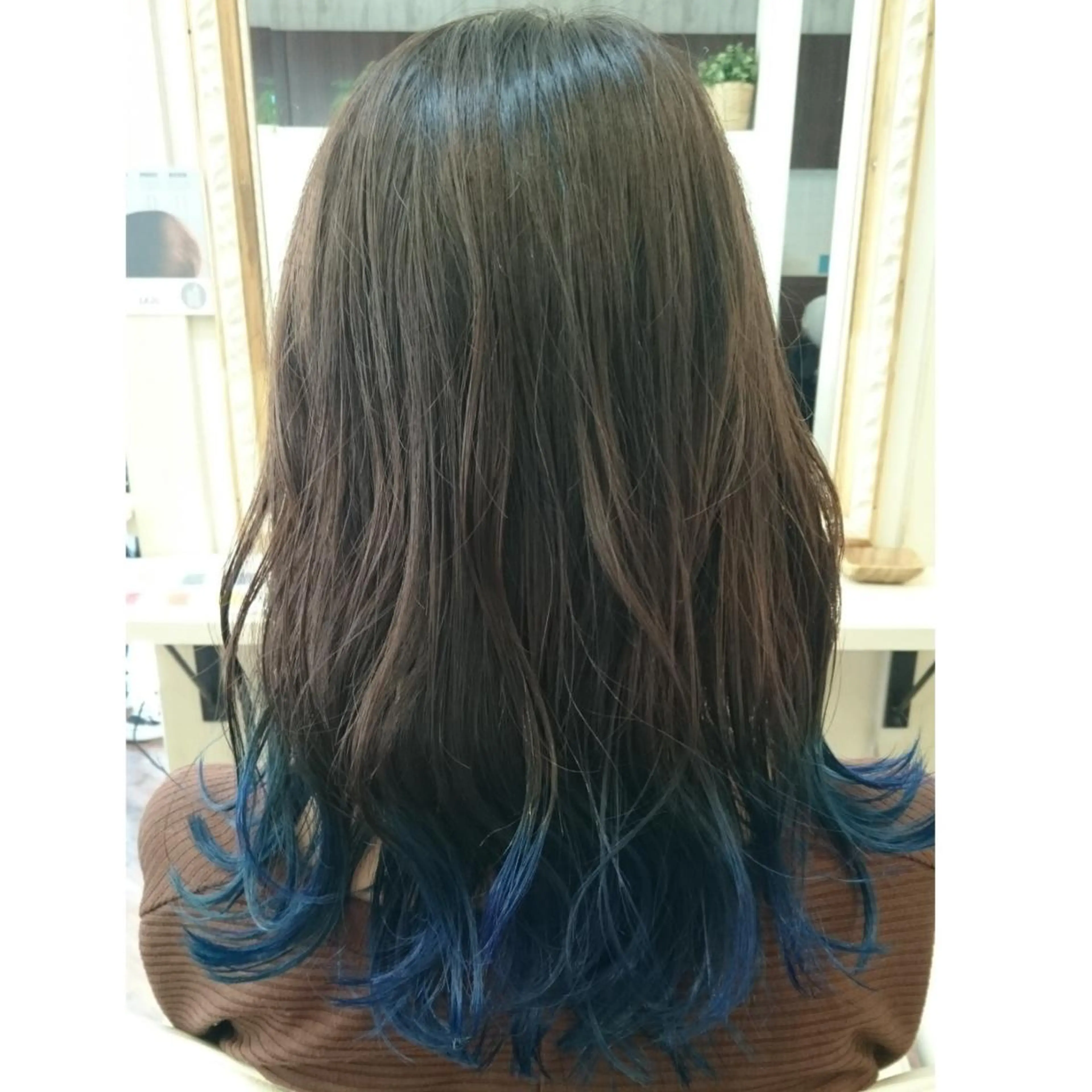 セミロング ヘアアレンジ カラー ヘアカラー トリートメント ヘアセット グラデ❣️インナー 派手髪Fumiyoのヘアスタイル