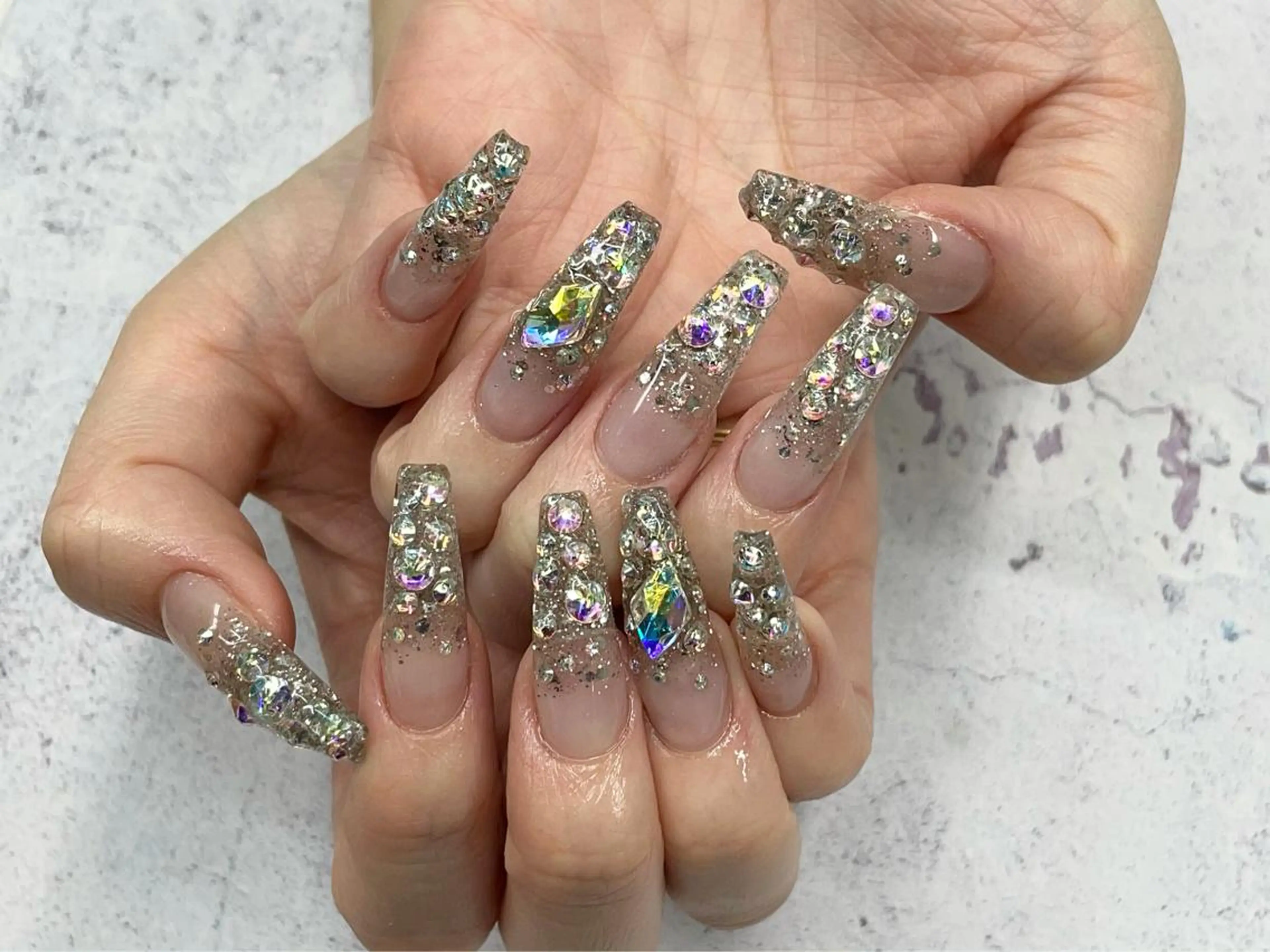 ネイル アートネイル ジェルネイル グラデーション ラメ(グリッター) ラメグラデーション nailstudio eviz新宿店のネイルデザイン