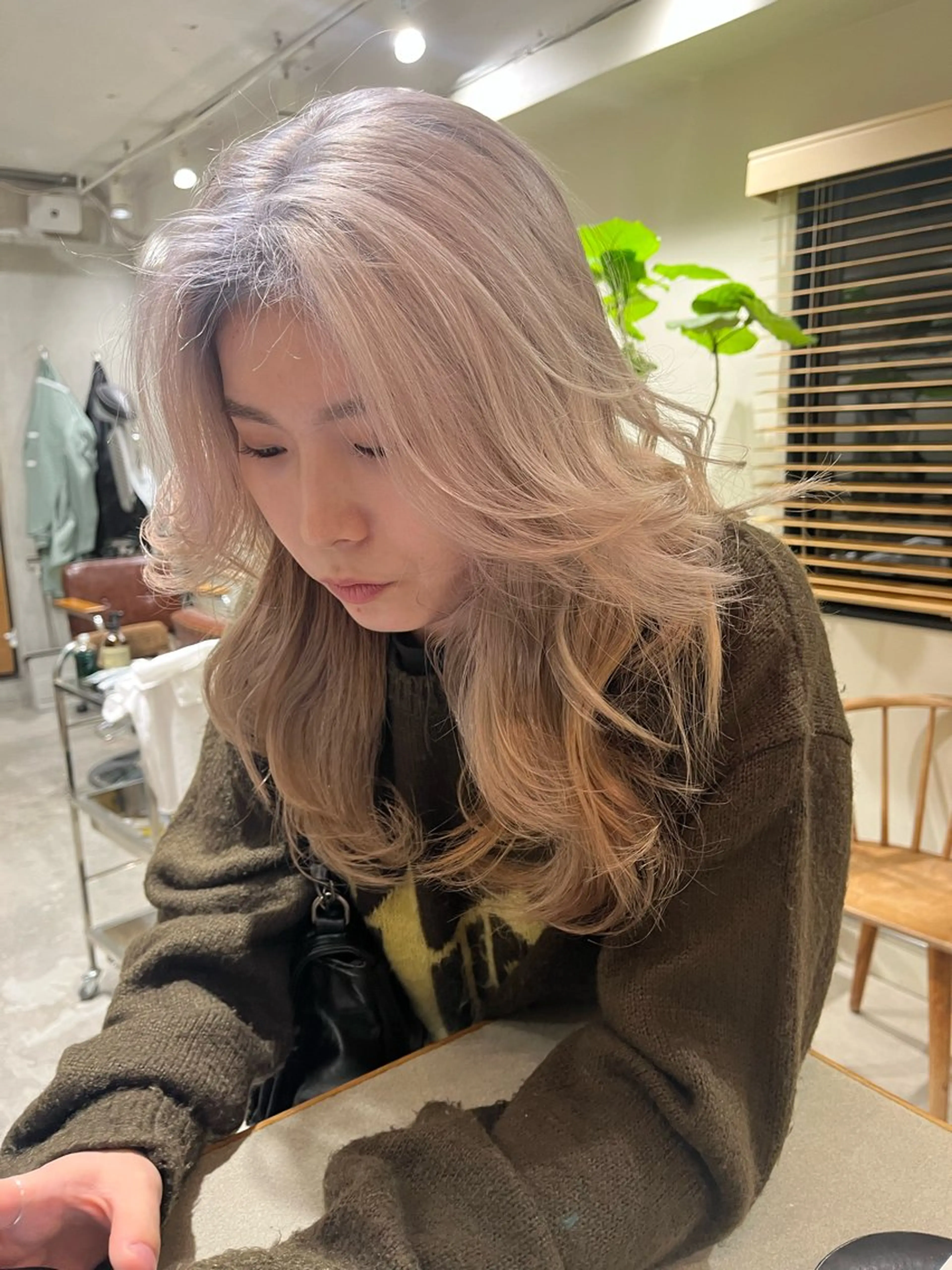 ロング カット ヘアカラー 🦮shiori アイドルオタク🦮のヘアスタイル