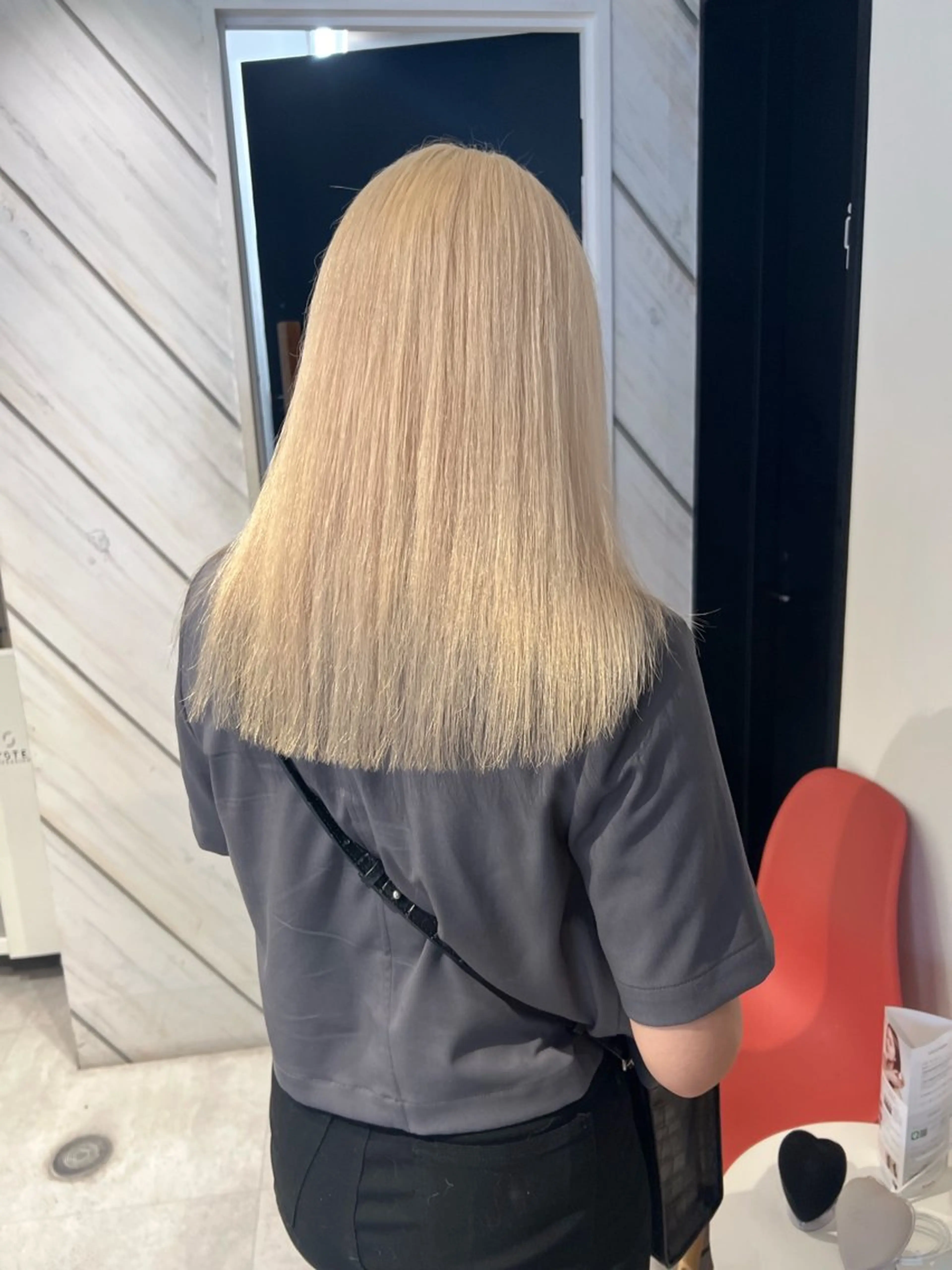 ミディアム デザイン🥇複雑履歴 ハイトーン特化のヘアスタイル