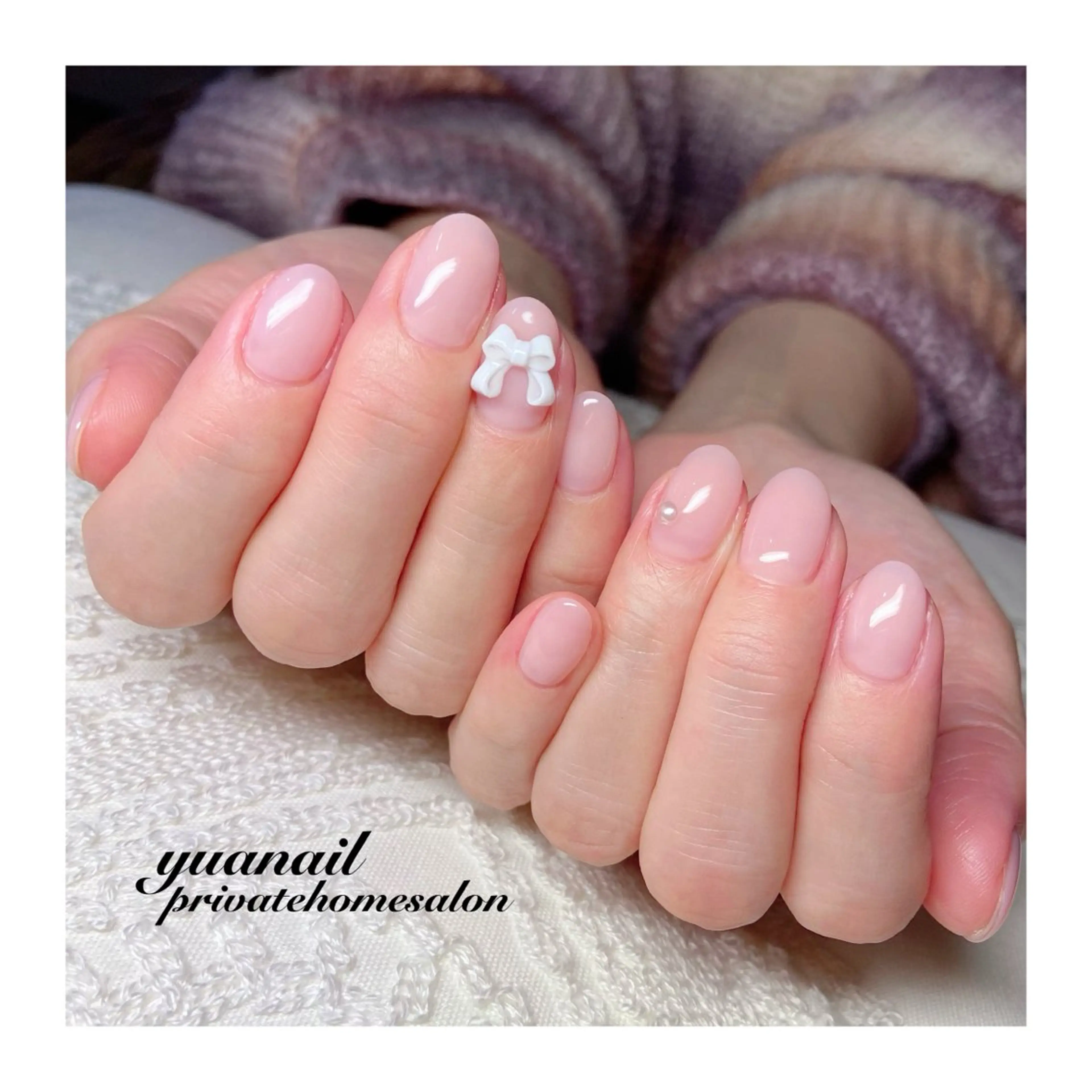 ネイル ワンカラーネイル リボン ストーンネイル YÜA NAILのネイルデザイン