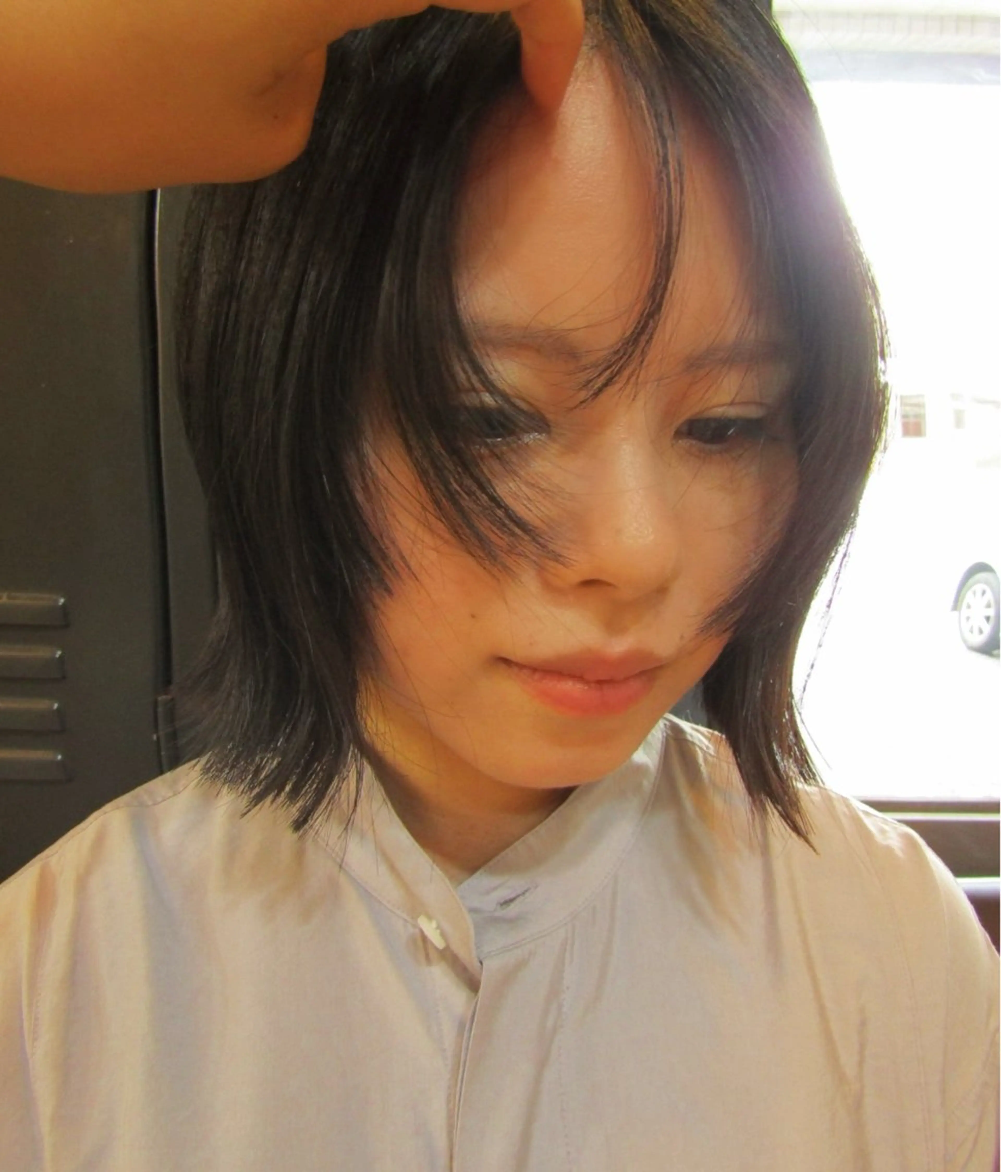 ミディアム カット サノ アオイのヘアスタイル