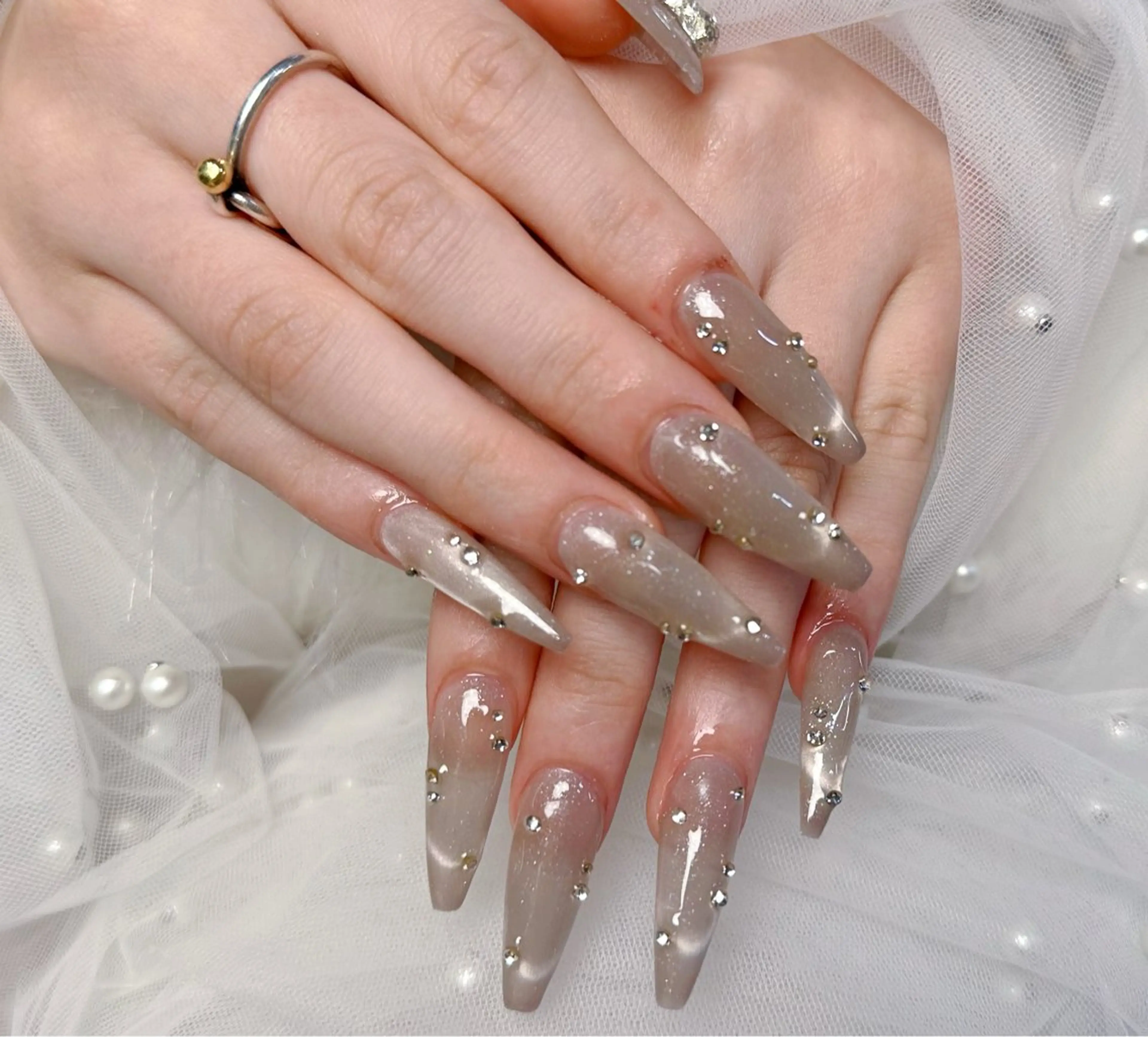 ネイル ハンドネイル 渋谷T&B りお ロング無制限中💫のネイルデザイン