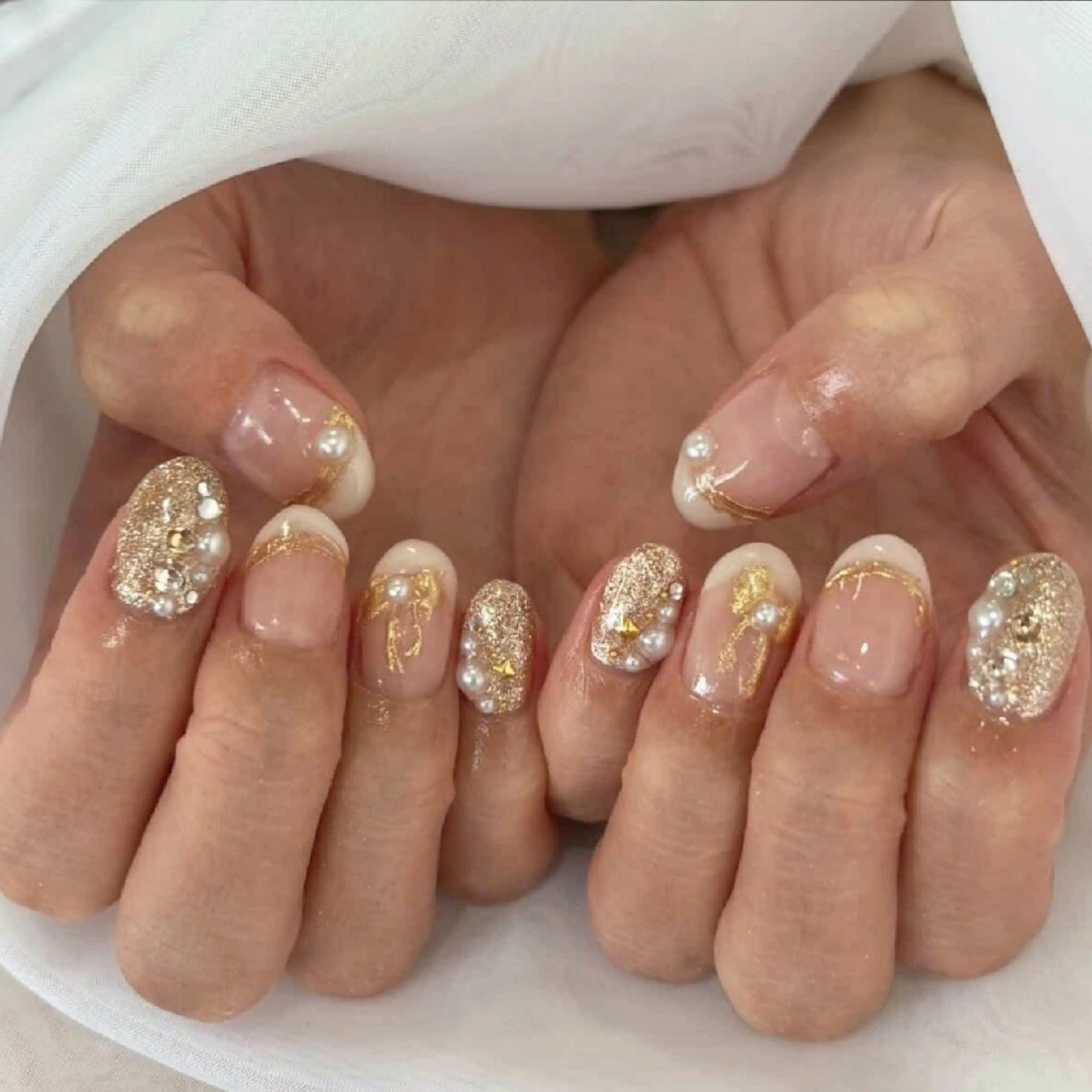 ネイル フレンチネイル ミラーネイル リボン ハンドネイル felicita fumi🩷のネイルデザイン