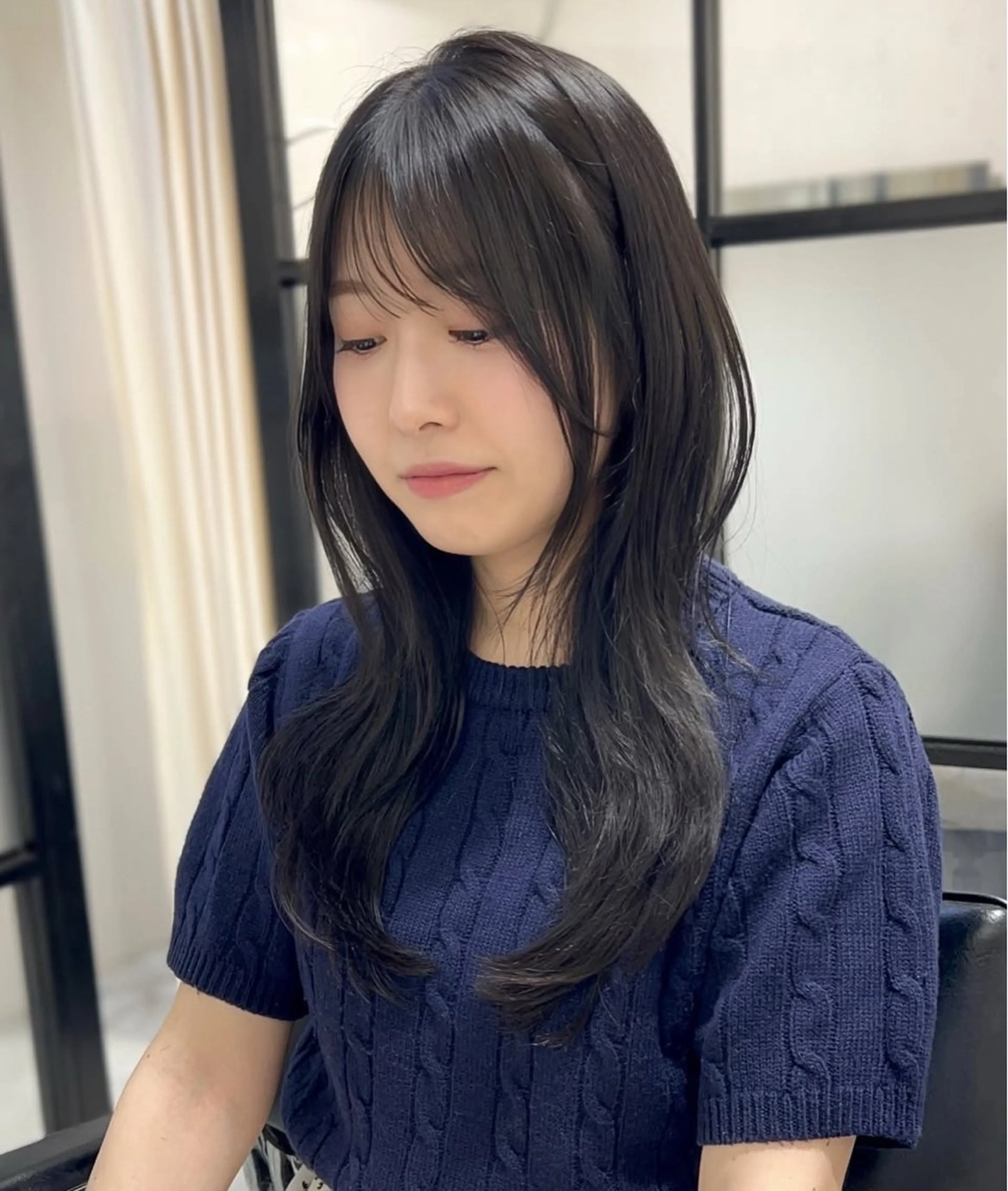 ロング カラー レイヤーカット 小顔カット 前川 朋香のヘアスタイル