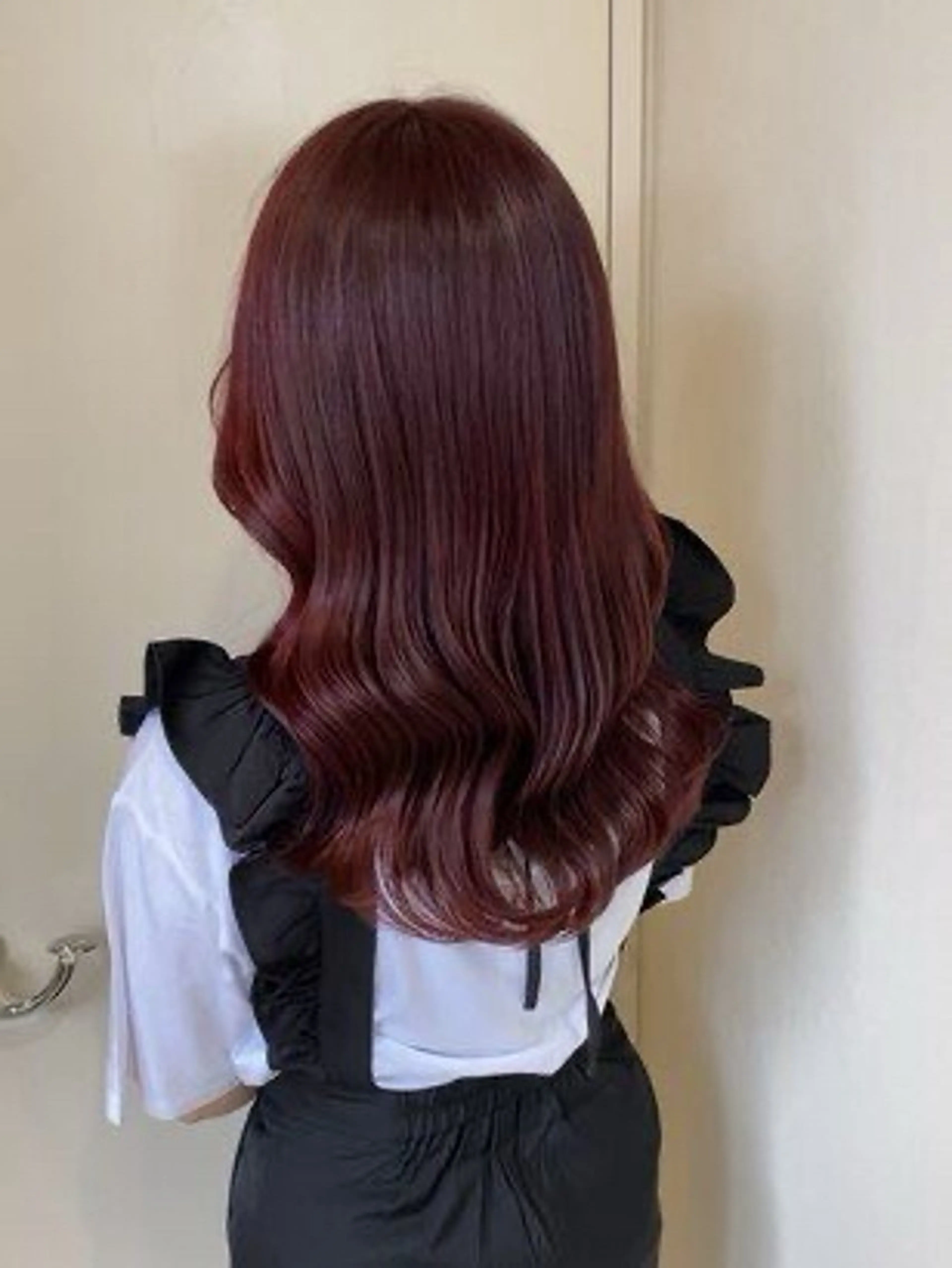 ロング カラー ボルドーカラー AILERON 神村のヘアスタイル