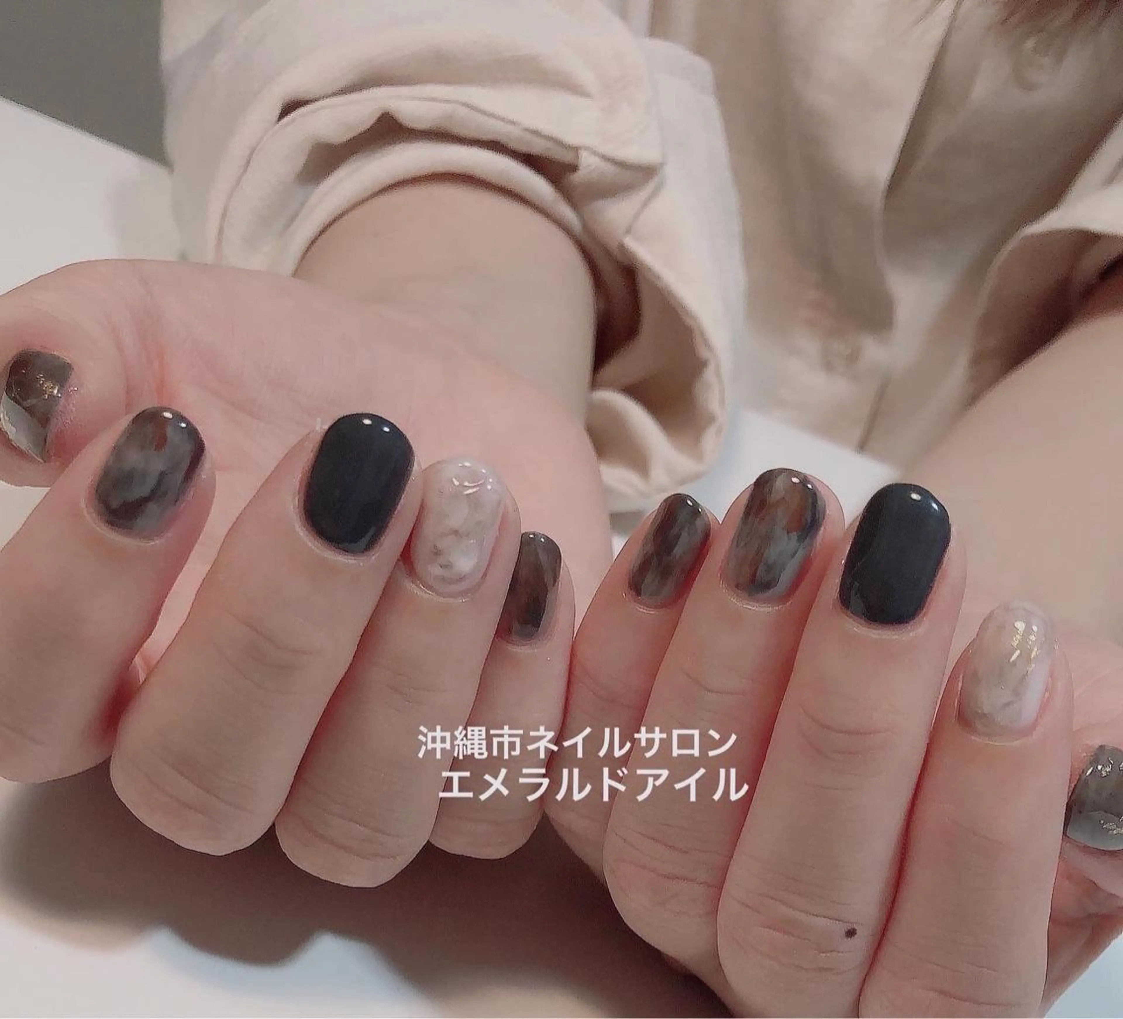 ネイル ニュアンスネイル 沖縄市ネイルサロン エメラルドアイルのネイルデザイン