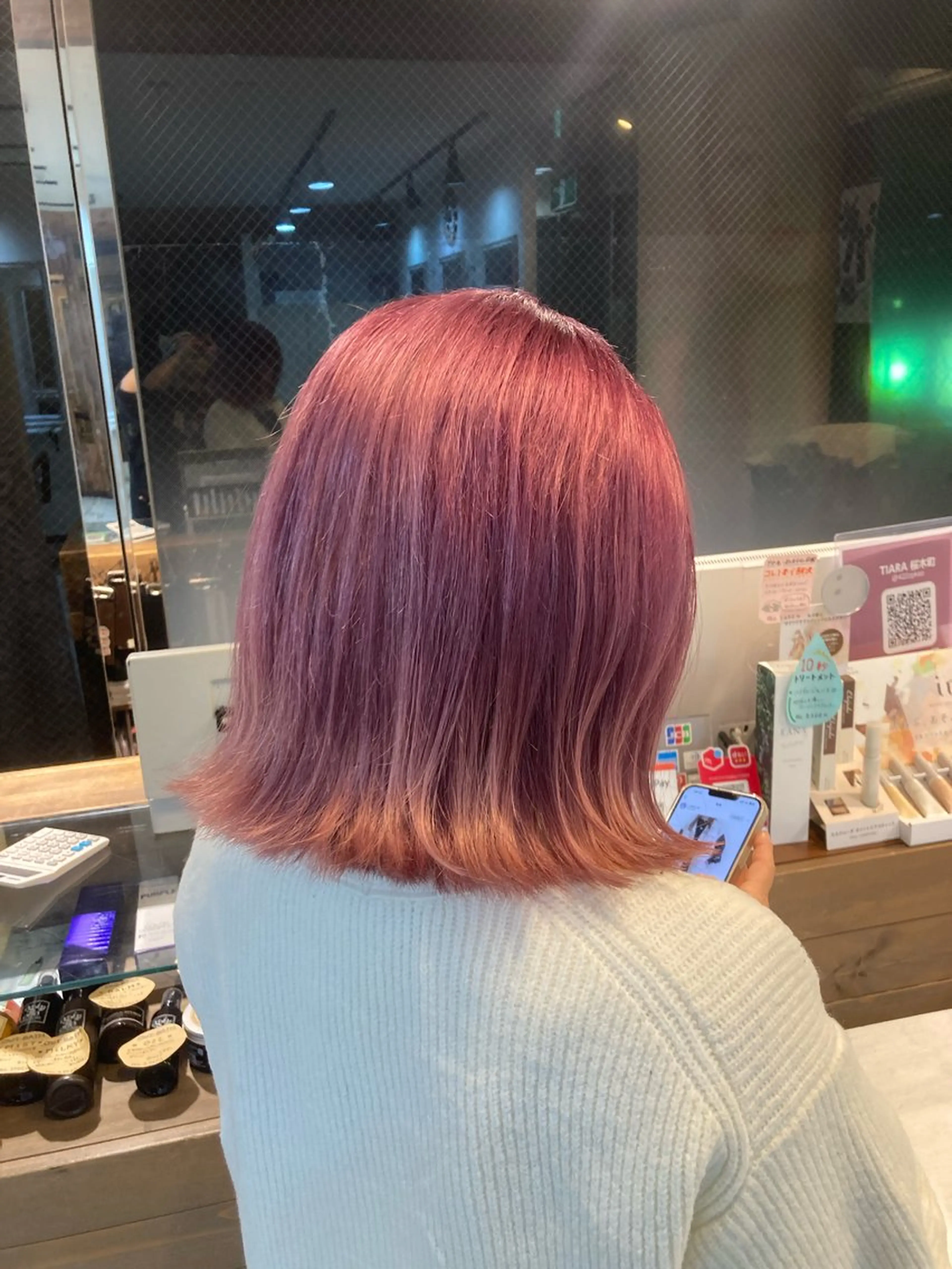 ショート カラー 艶カラー/縮毛矯正 まなとのヘアスタイル