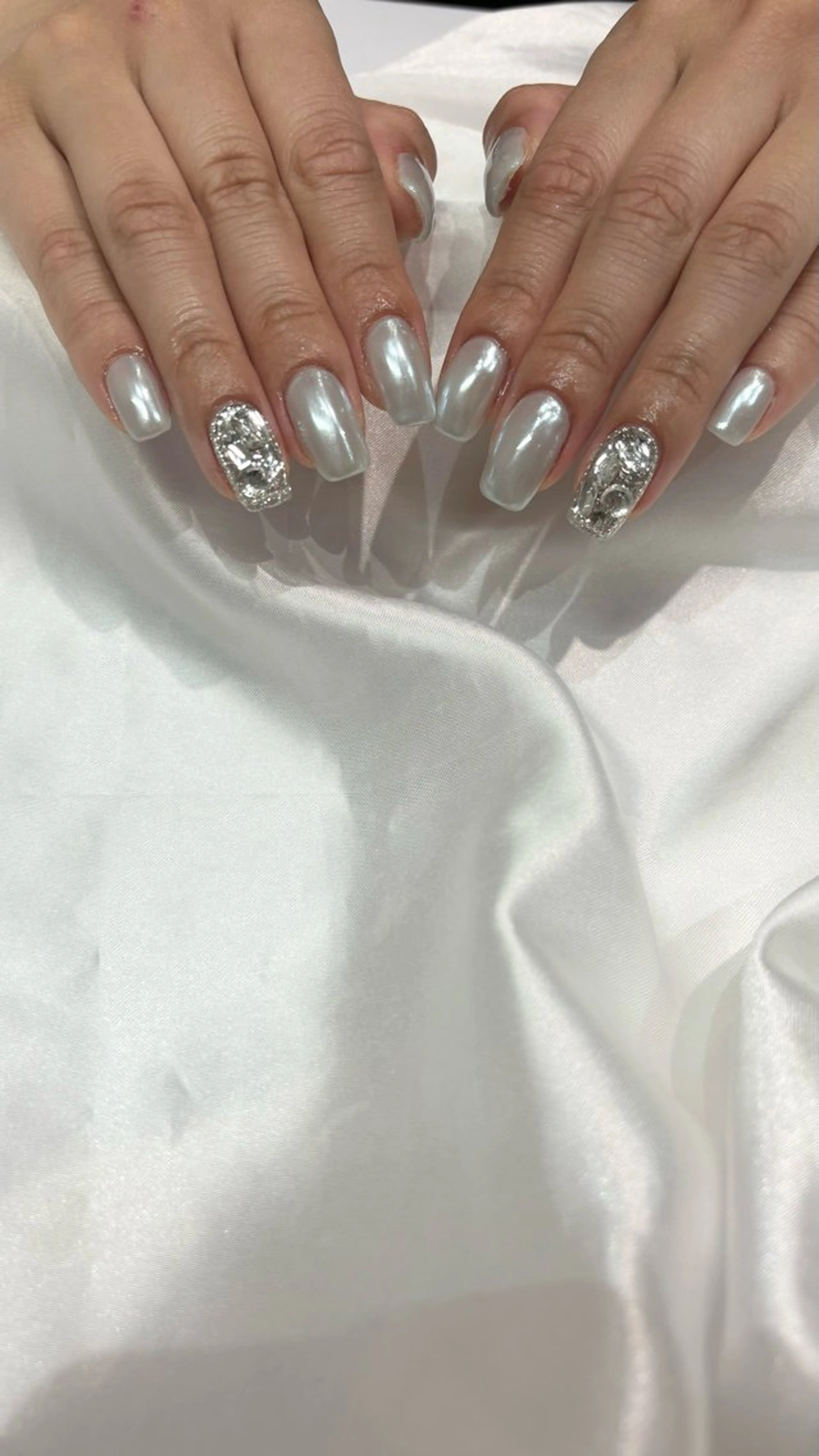 ネイル 氷ネイル・うるうるネイル ハンドネイル GO TODAY SHAiRE SALON 表参道colore店所属・emmi nailのネイルデザイン