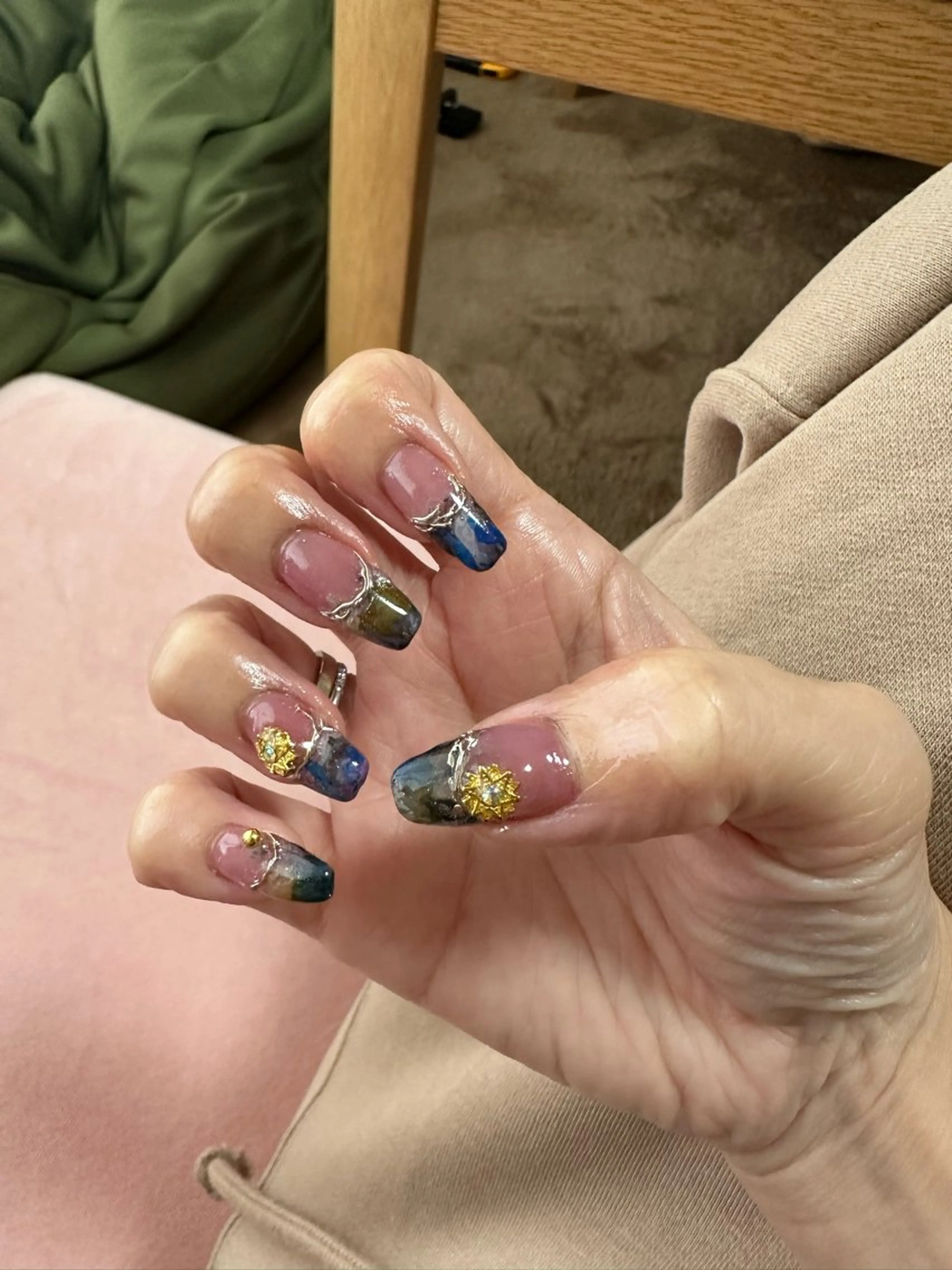 ネイル ハンドネイル Nail's AOAQUA所属・AOAQUA SHIORIのネイルデザイン