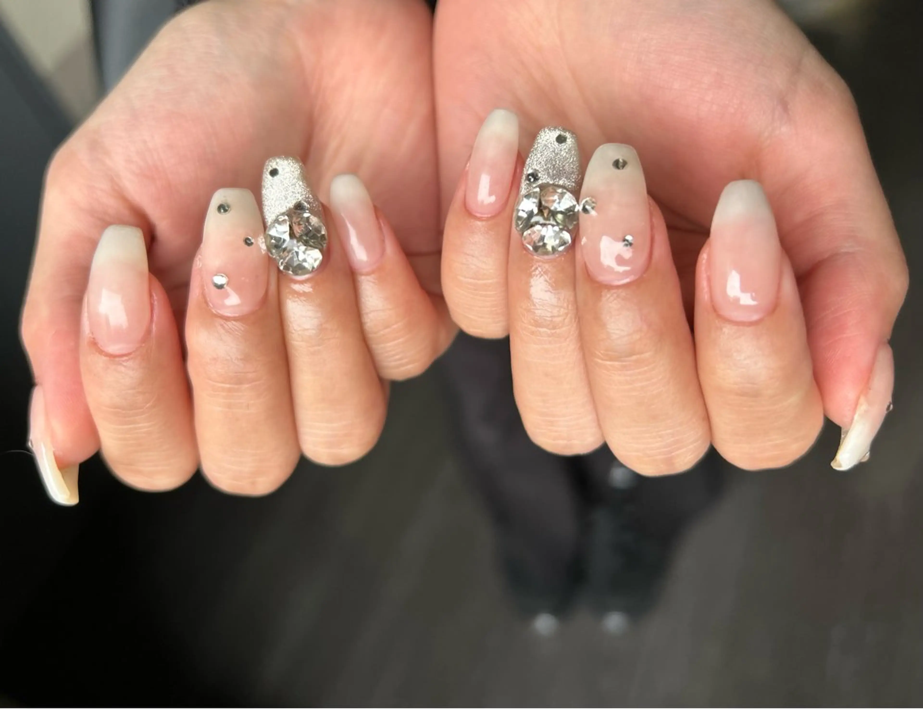 ネイル ハンドネイル フットネイル ✴︎ Delightのネイルデザイン