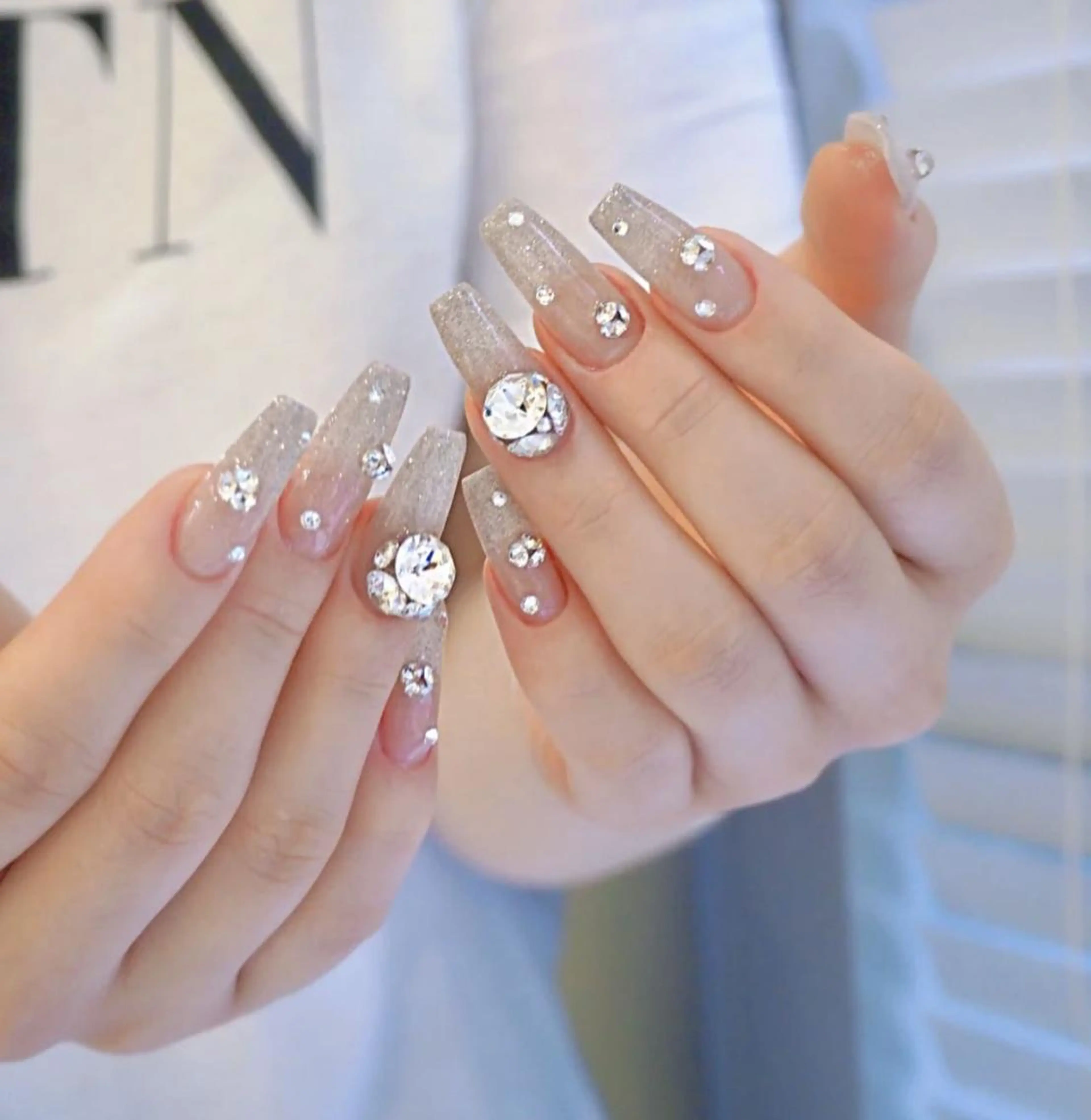 ネイル アートネイル 長さ出し ネイルチップ Queens momoのネイルデザイン