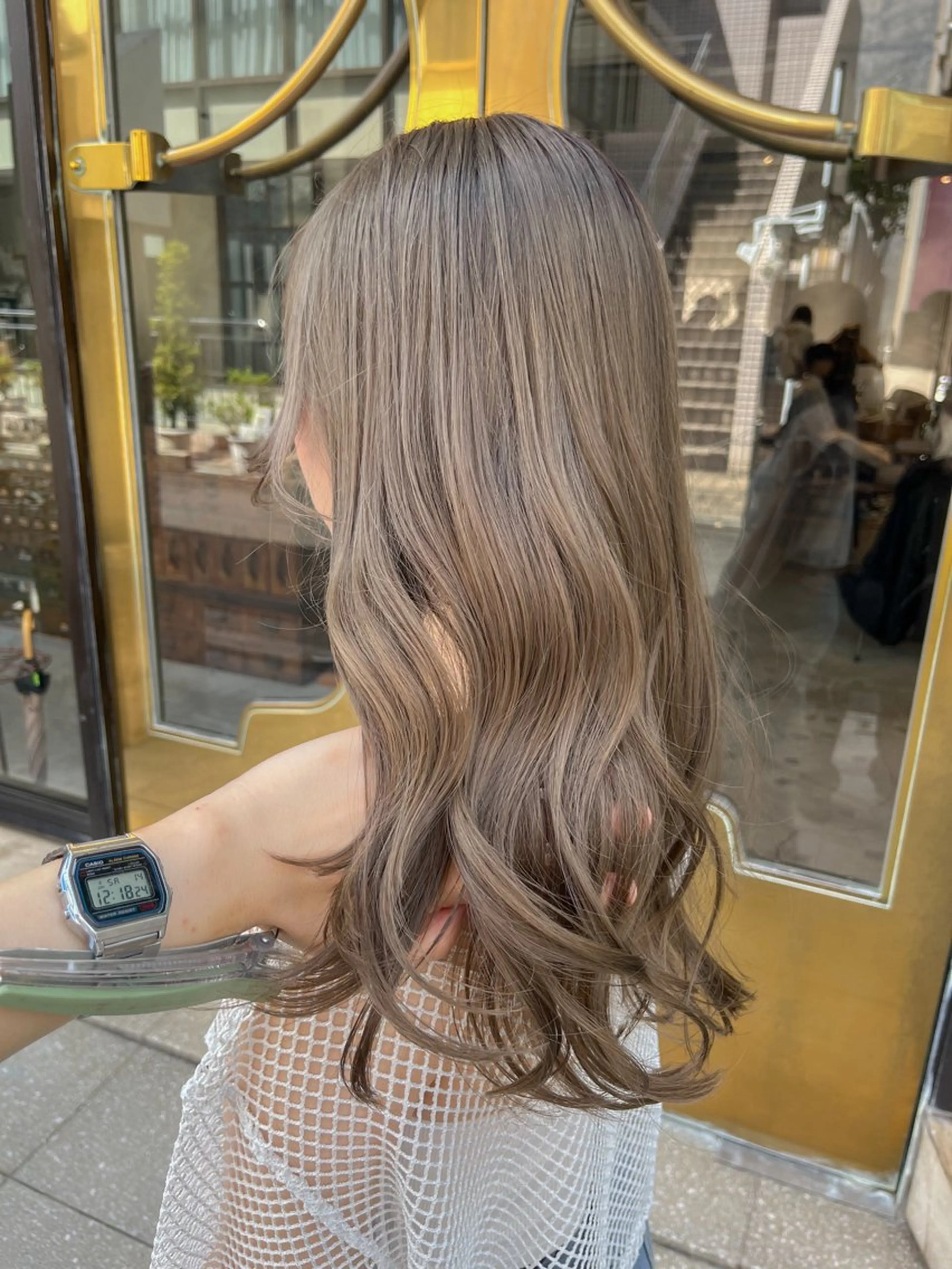 ロング カラー カット ヘアカラー トリートメント ヘアセット 似合わせベージュ 🍯ayumi🍯のヘアスタイル