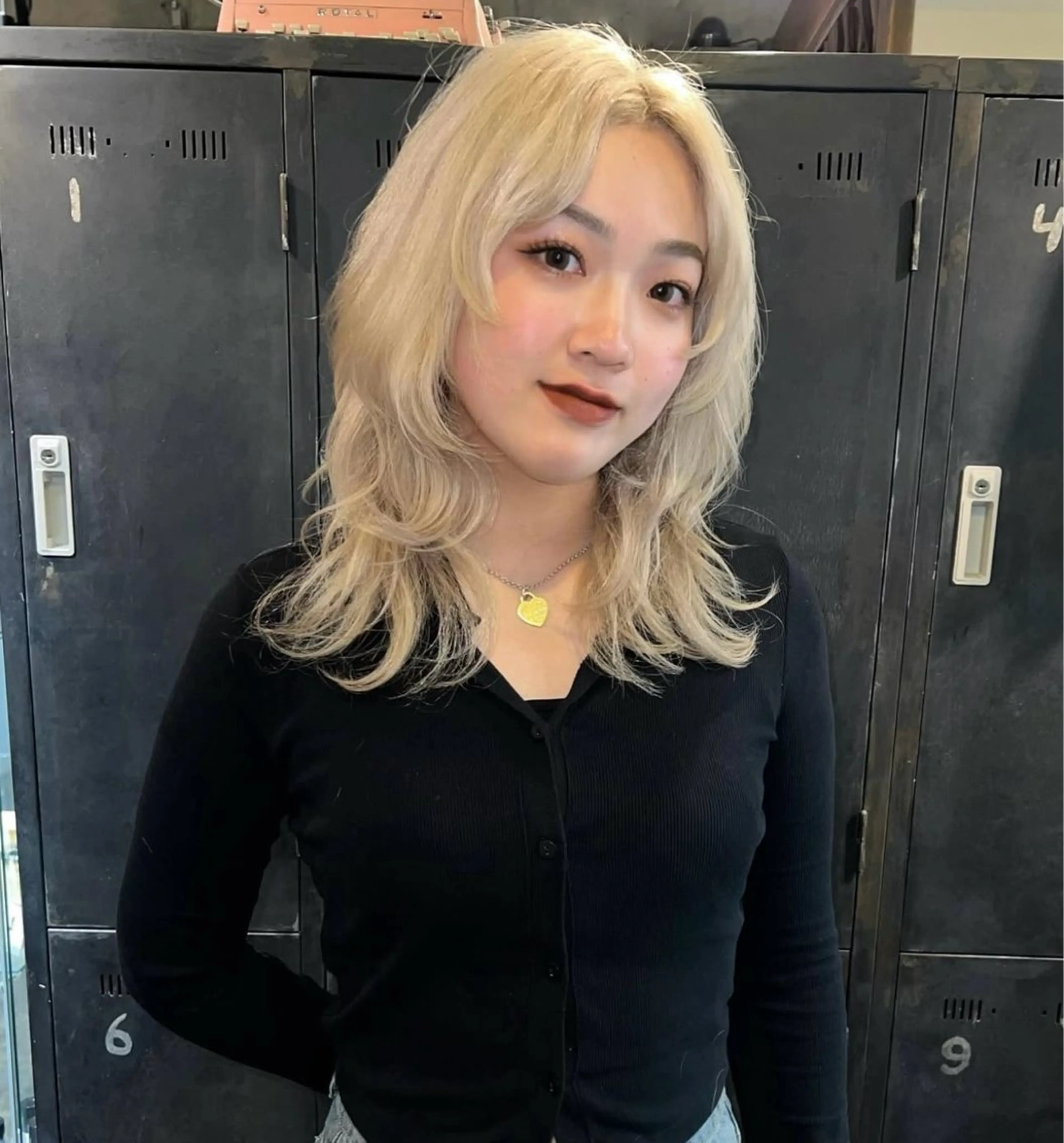 セミロング カラー ハイトーン特化🤍 Ayakaのヘアスタイル