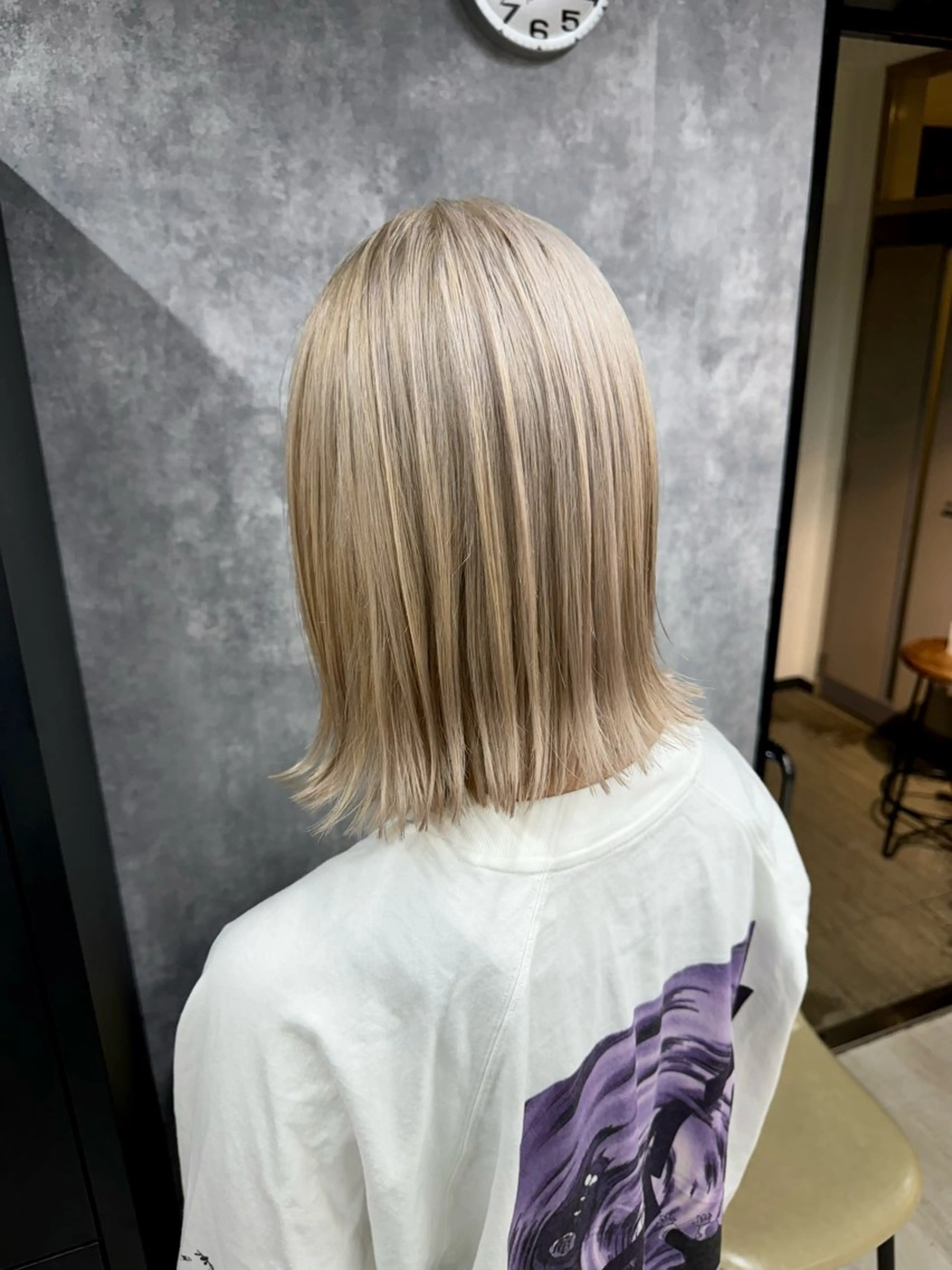 ミディアム カラー 切りっぱなしボブ ボブレイヤー ブリーチ ケアブリーチ イヤリングカラー 【.ico】心斎橋/ ウルフ/飛田ゆうきのヘアスタイル