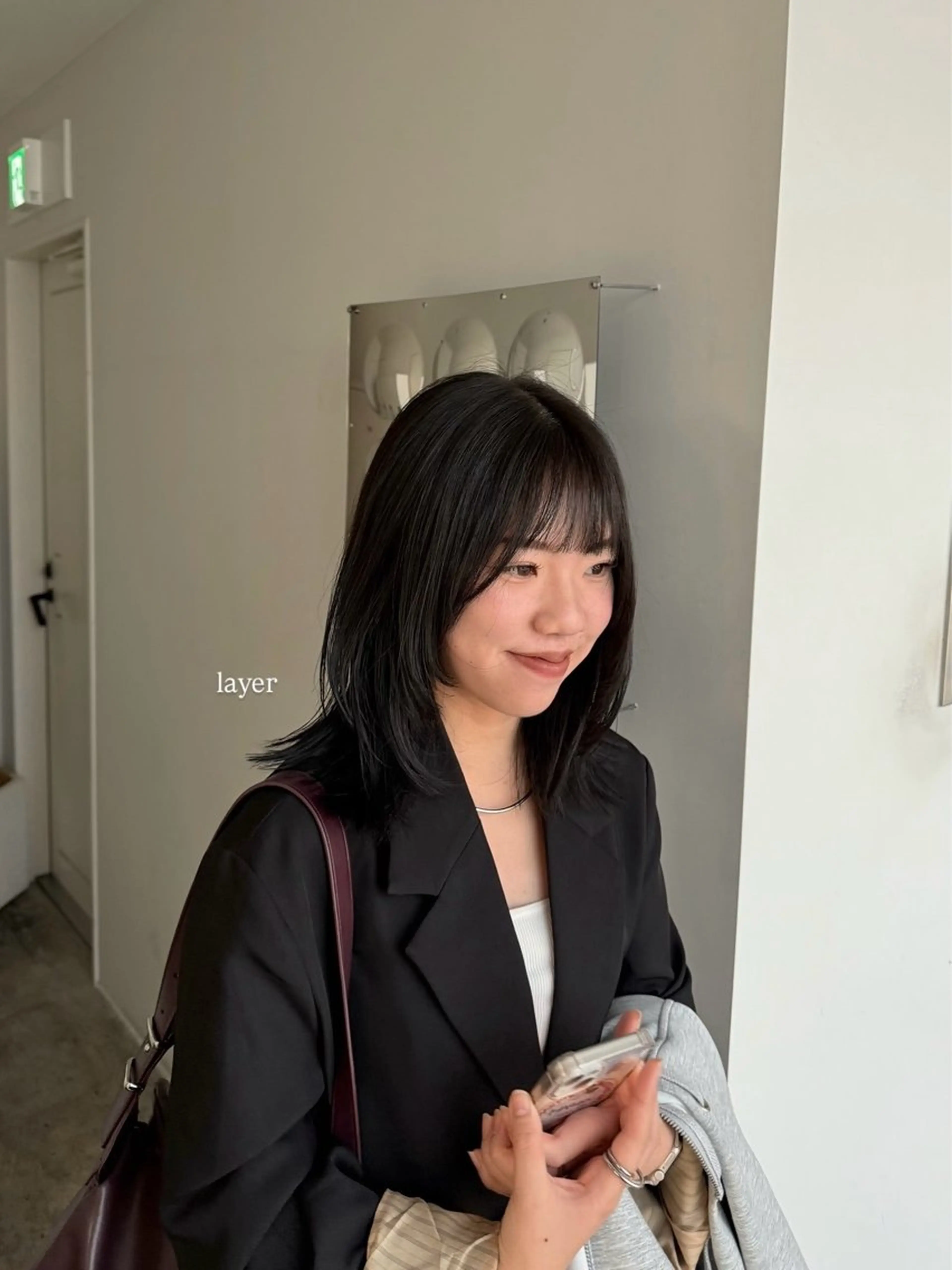 ミディアム カラー ベージュカラー ブリーチ グレージュ ブリーチなしカラー レイヤーカット 透明感カラー/顔周り レイヤー/髪質改善のヘアスタイル