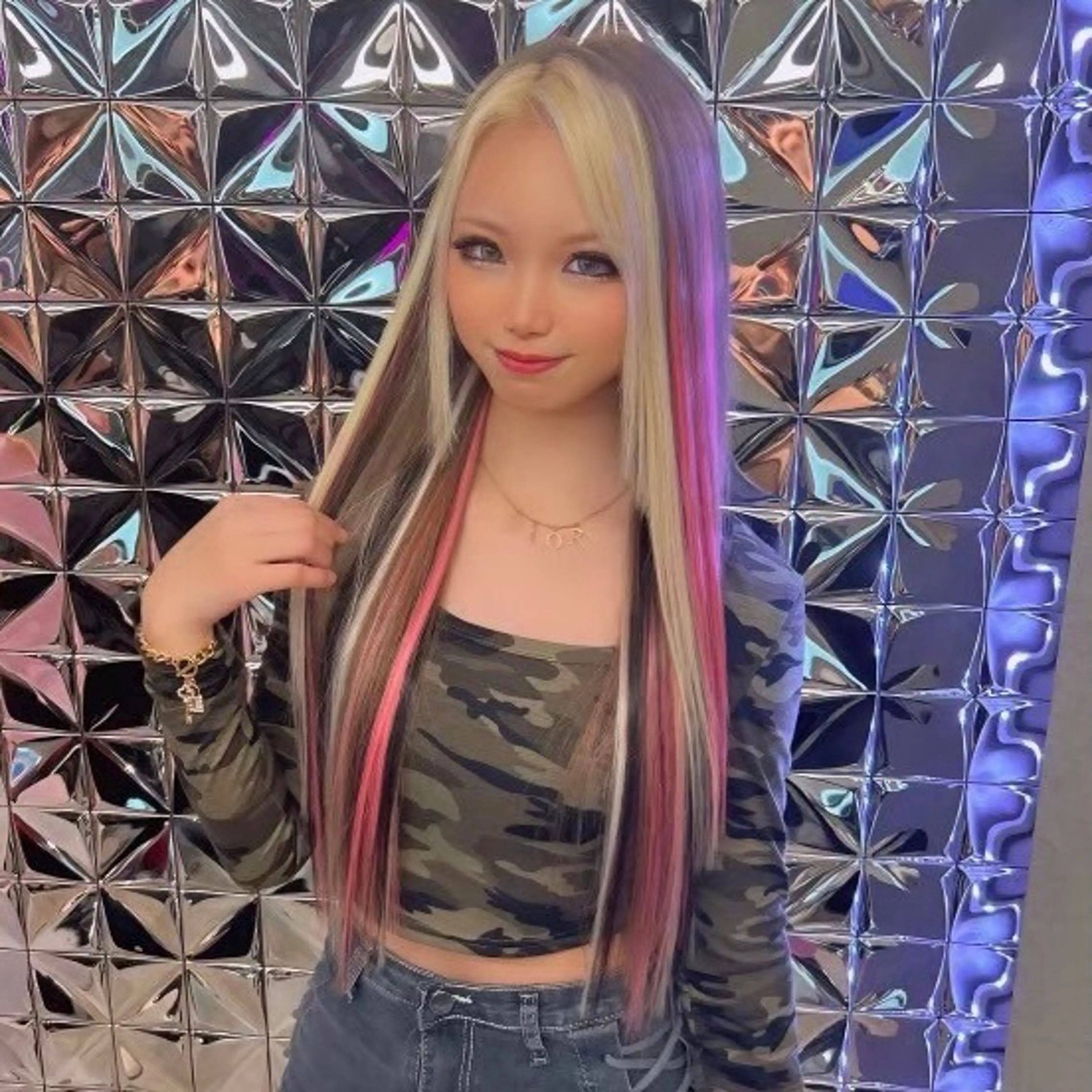 【インナー/イヤリング/ハイライト】シールエクステ10本+取付後の毛先カット込¥3,300​〜​の写真