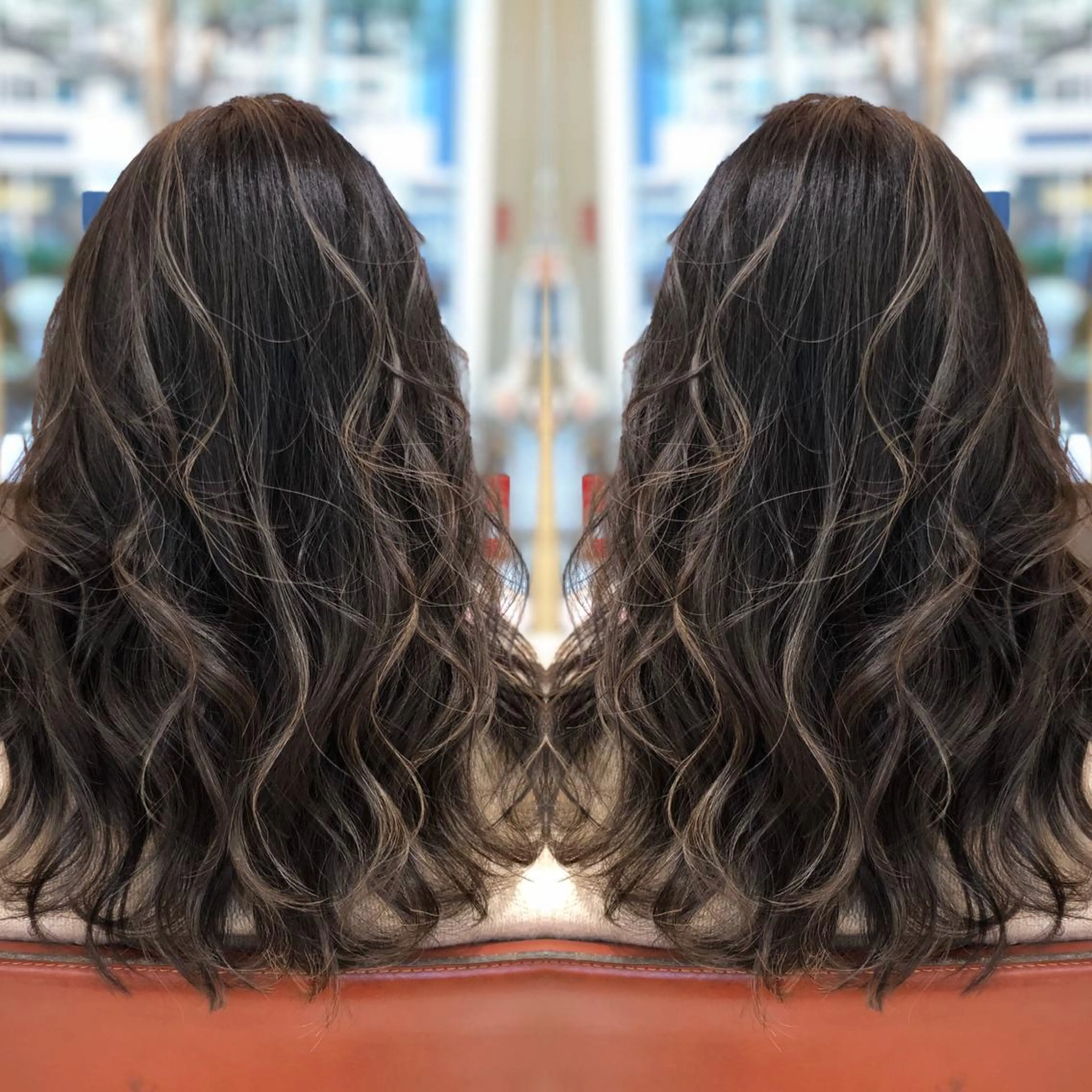 セミロング ヘアカラー Y Uのヘアスタイル