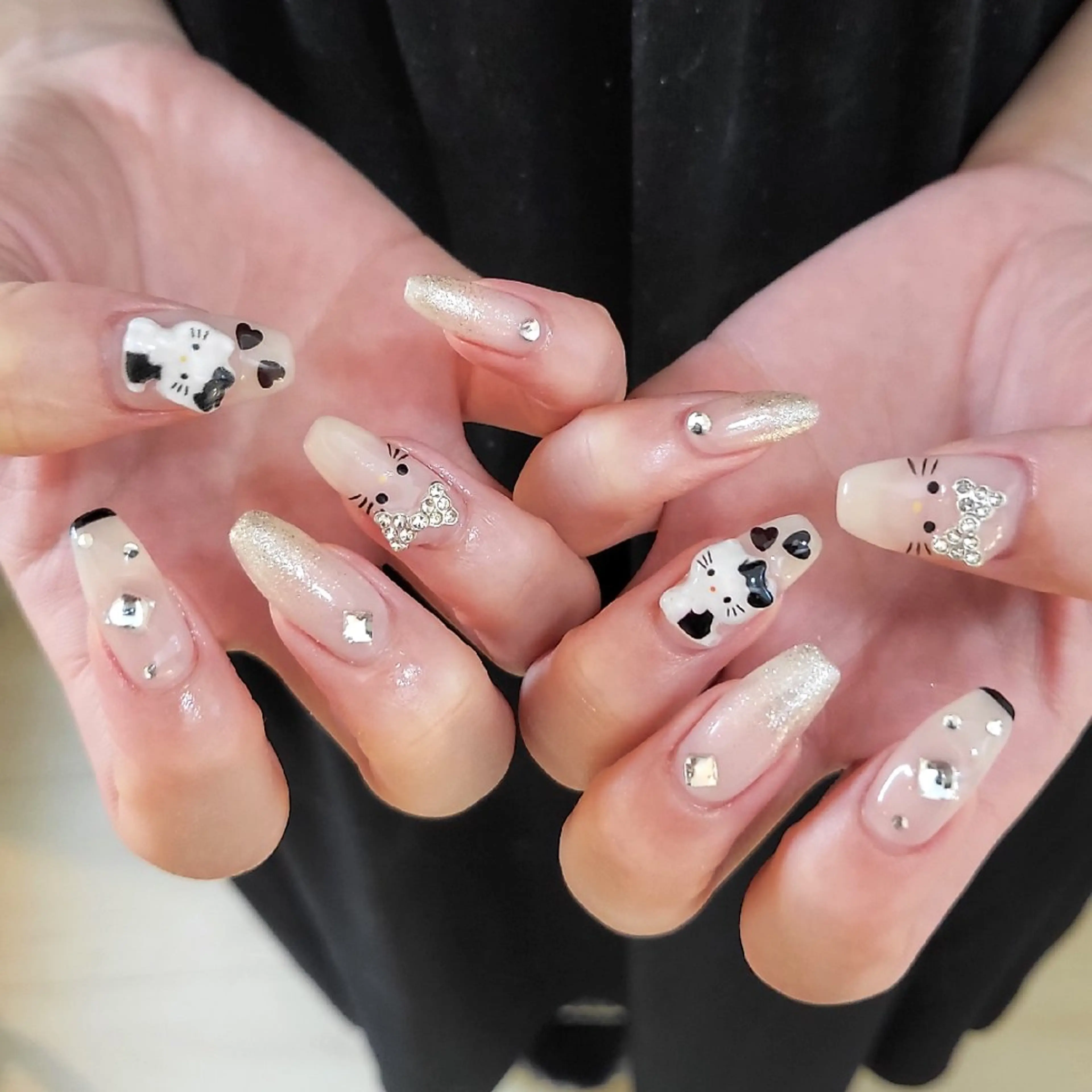 ネイル ハンドネイル フットネイル ハンドケア ChouChou  NAILSALONのネイルデザイン